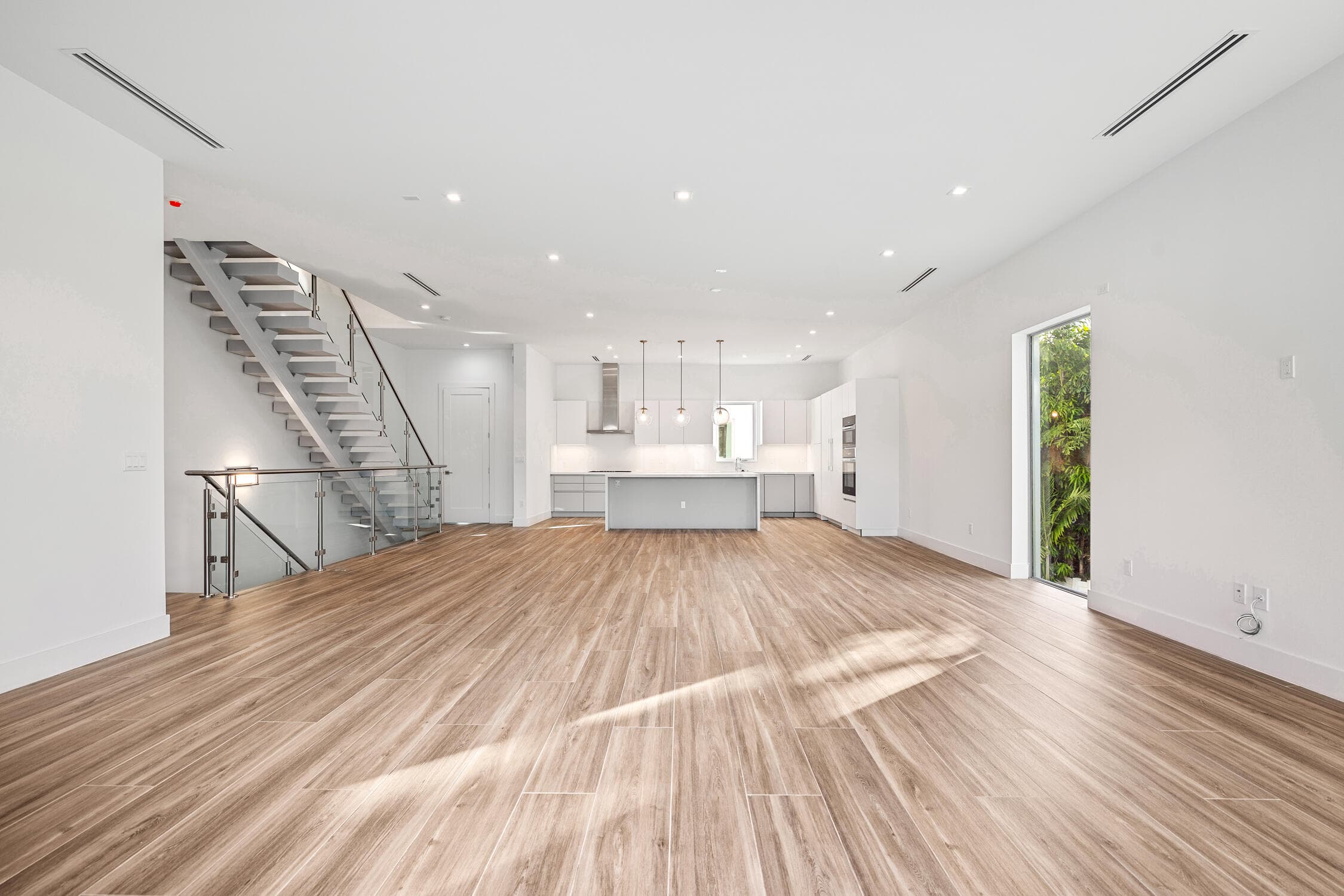 11 SE 11th Avenue, Fort Lauderdale, FL 33301 — photo 1 of 26