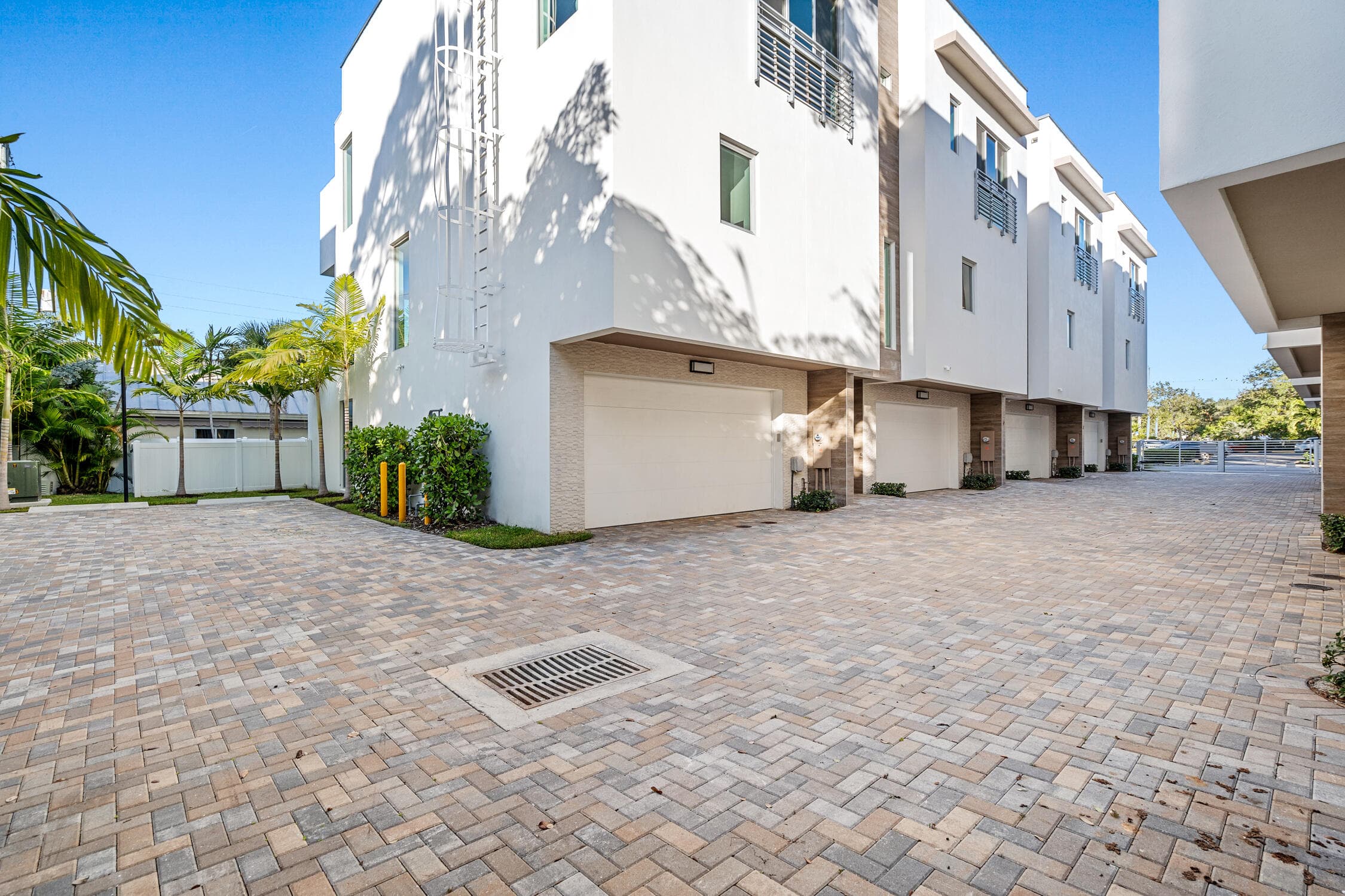11 SE 11th Avenue, Fort Lauderdale, FL 33301 — photo 24 of 26