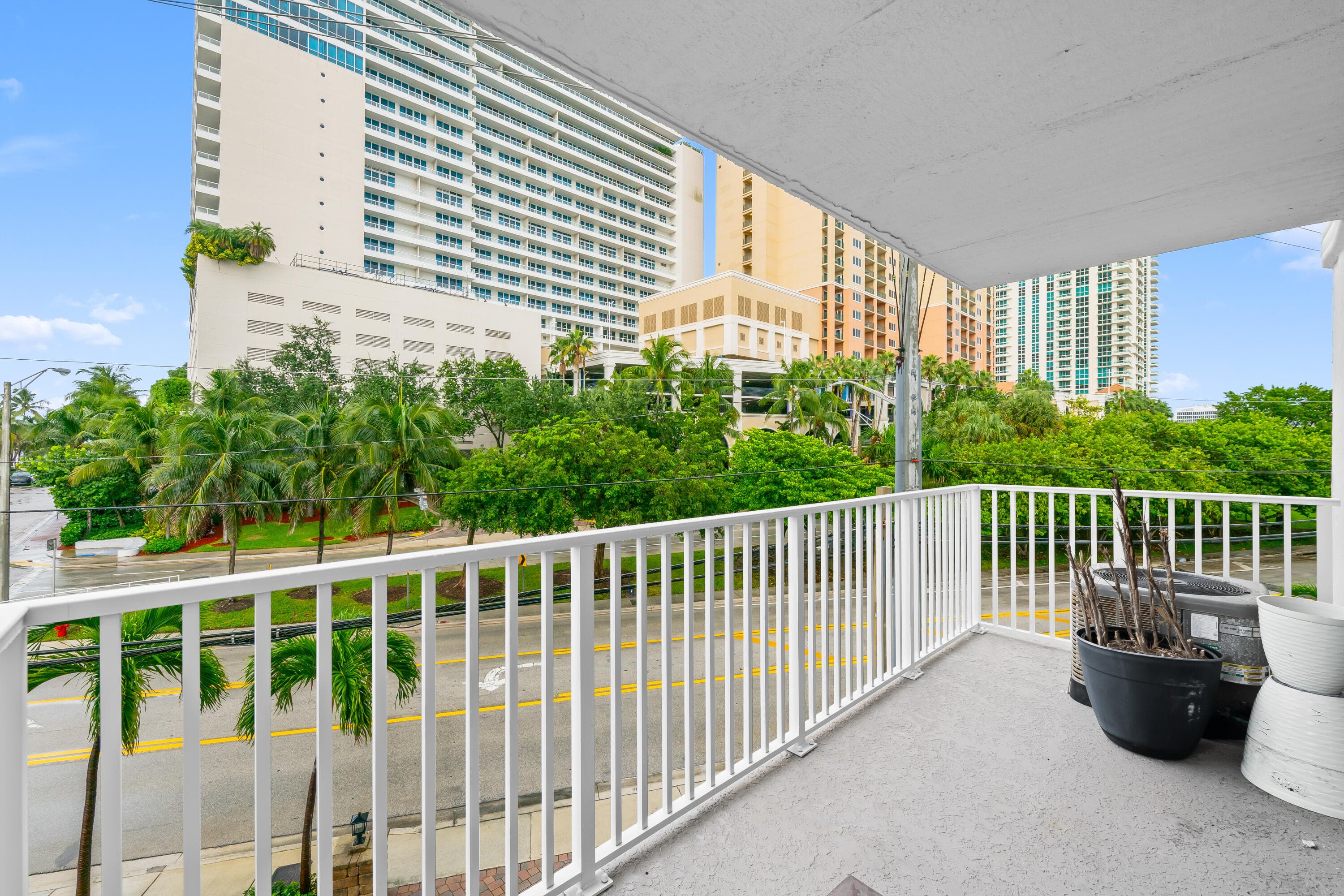 95 N Birch Road 304, Fort Lauderdale, FL 33304 — photo 5 of 35