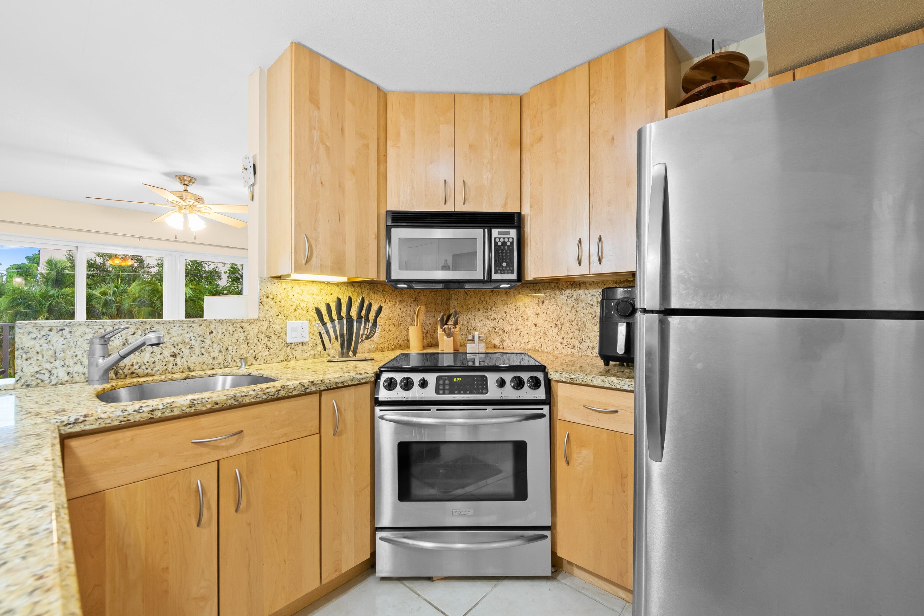 95 N Birch Road 304, Fort Lauderdale, FL 33304 — photo 12 of 35