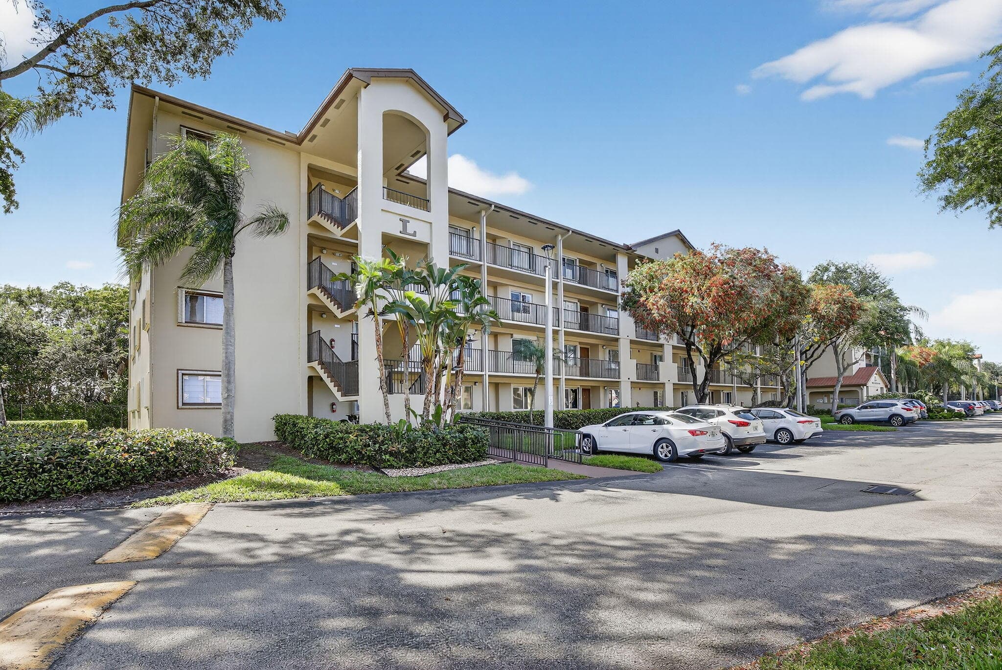 900 SW 142nd Avenue 305l, Pembroke Pines, FL 33027 — photo 27 of 37