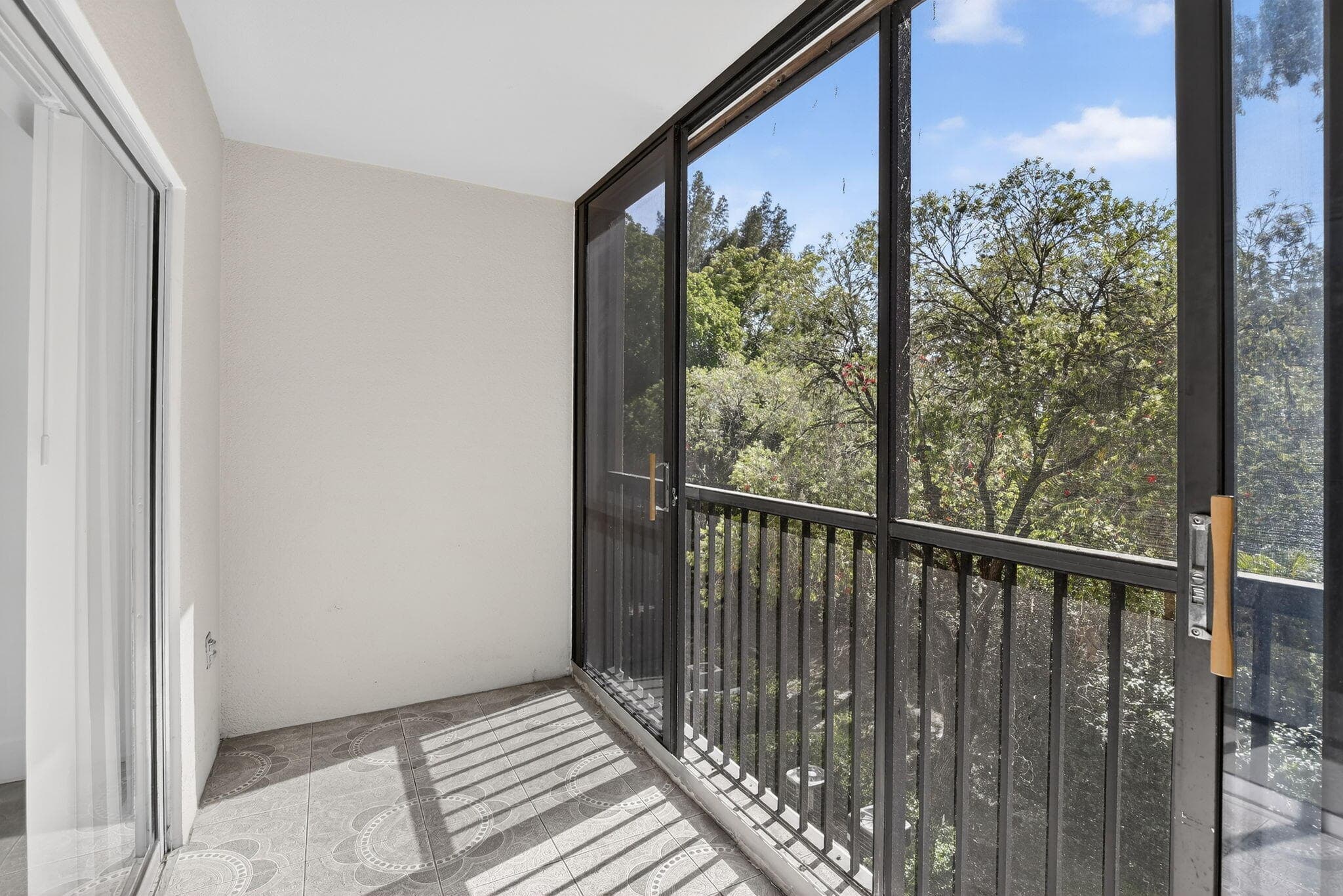 900 SW 142nd Avenue 305l, Pembroke Pines, FL 33027 — photo 24 of 37