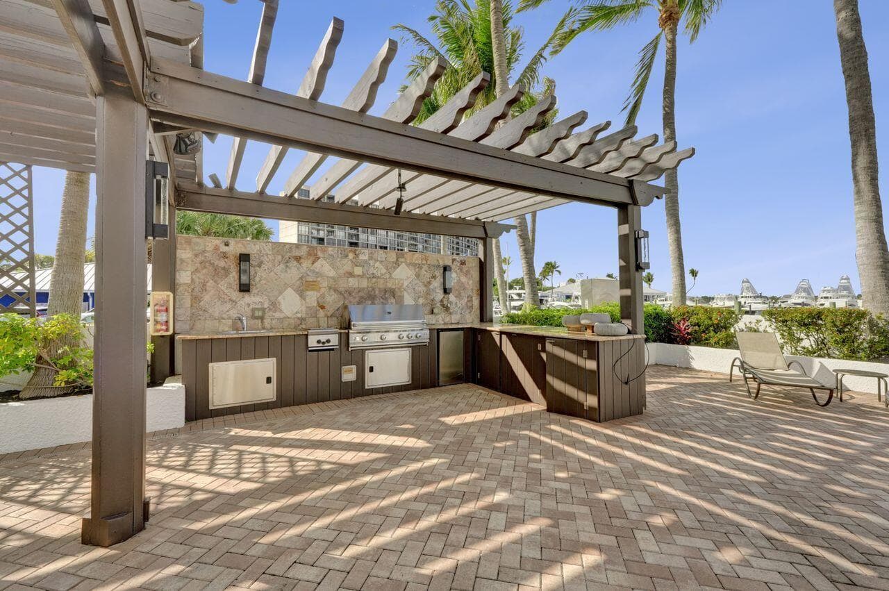 108 Lakeshore Drive 1041, North Palm Beach, FL 33408 — photo 39 of 55