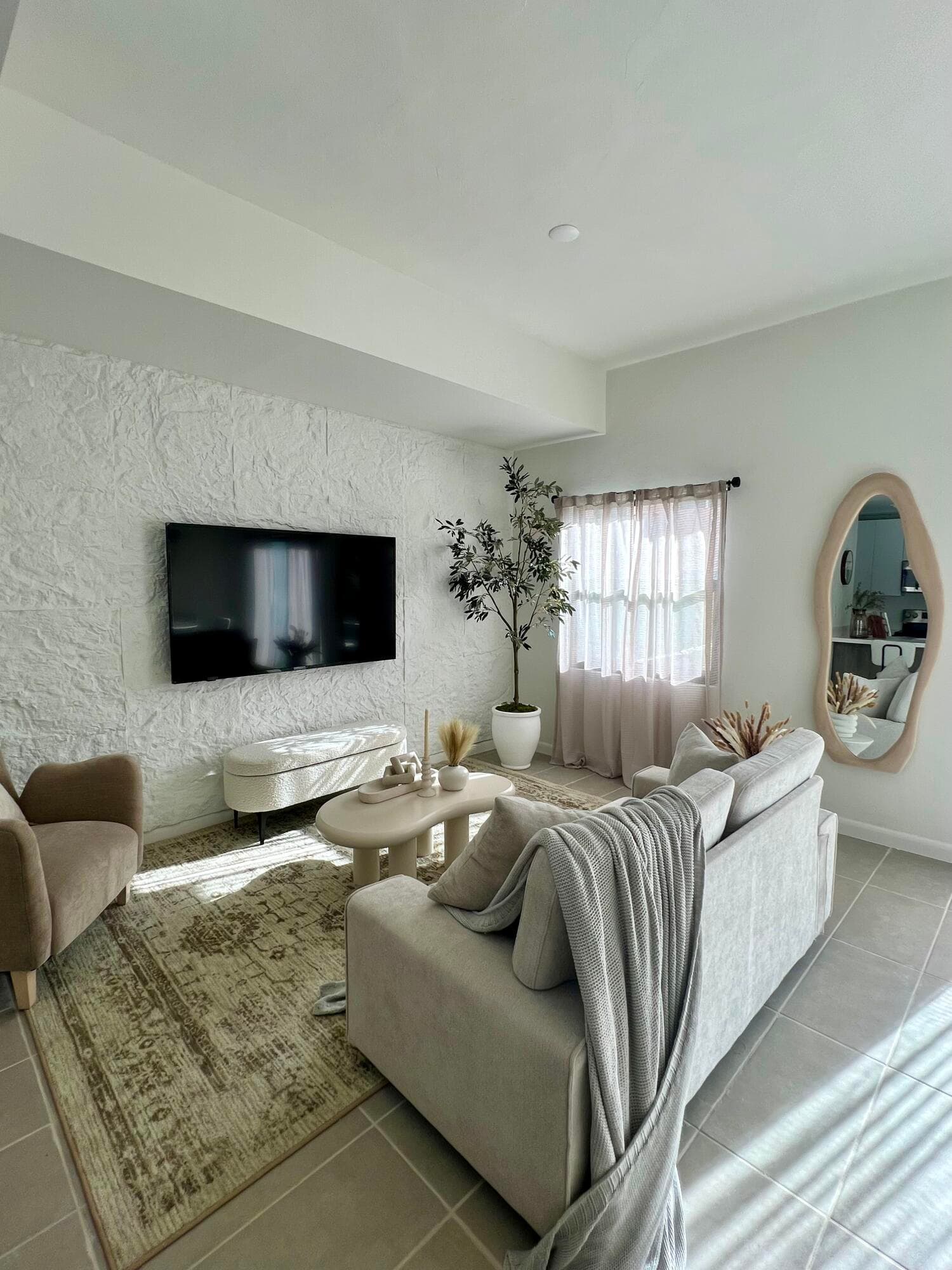 2526 Pierce Street 4, Hollywood, FL 33020 — photo 4 of 11