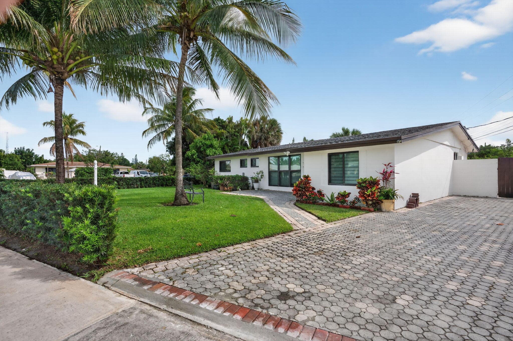 5051 NE 6th Avenue, Deerfield Beach, FL 33064 — photo 7 of 47