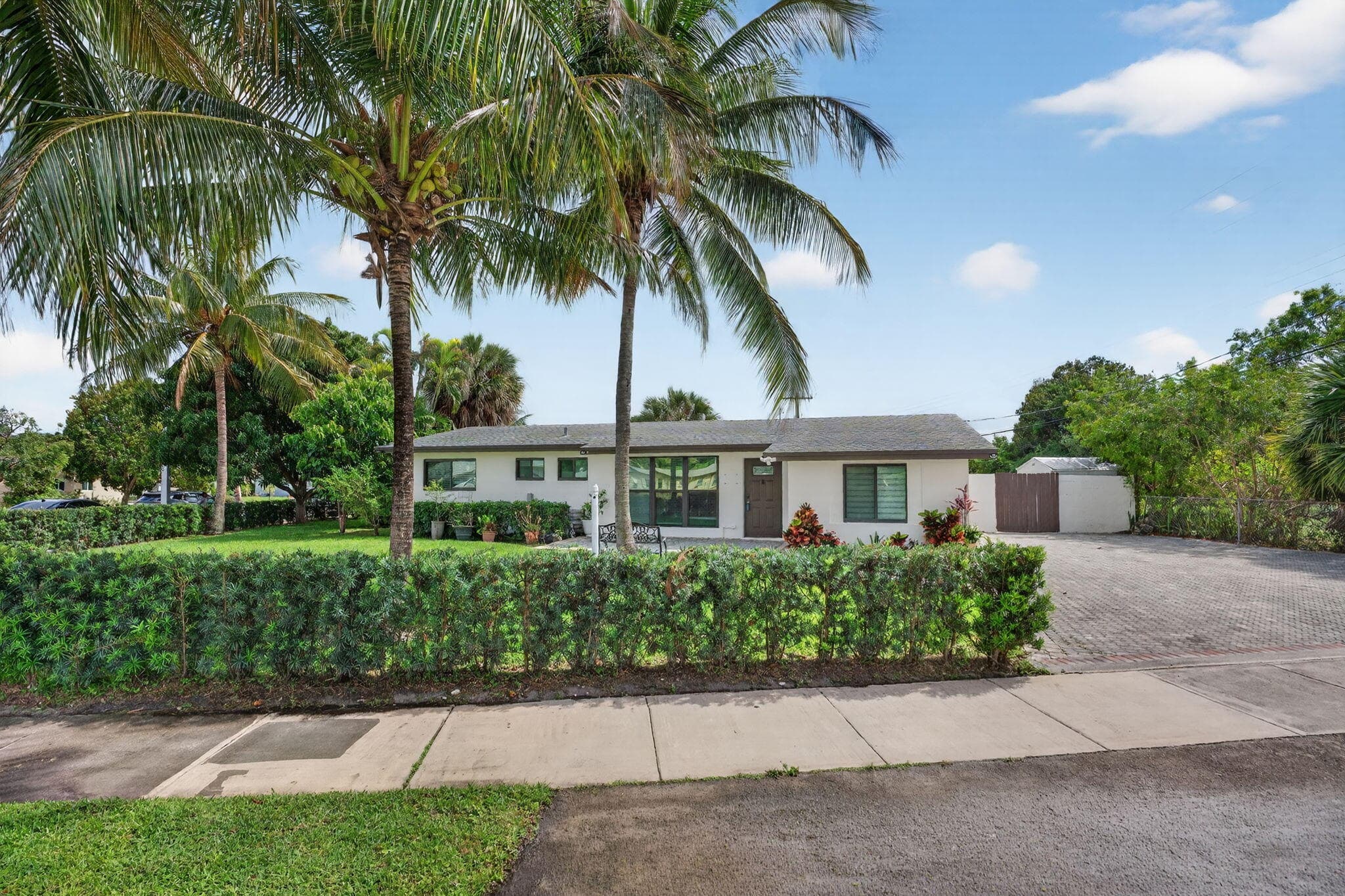 5051 NE 6th Avenue, Deerfield Beach, FL 33064 — photo 9 of 47