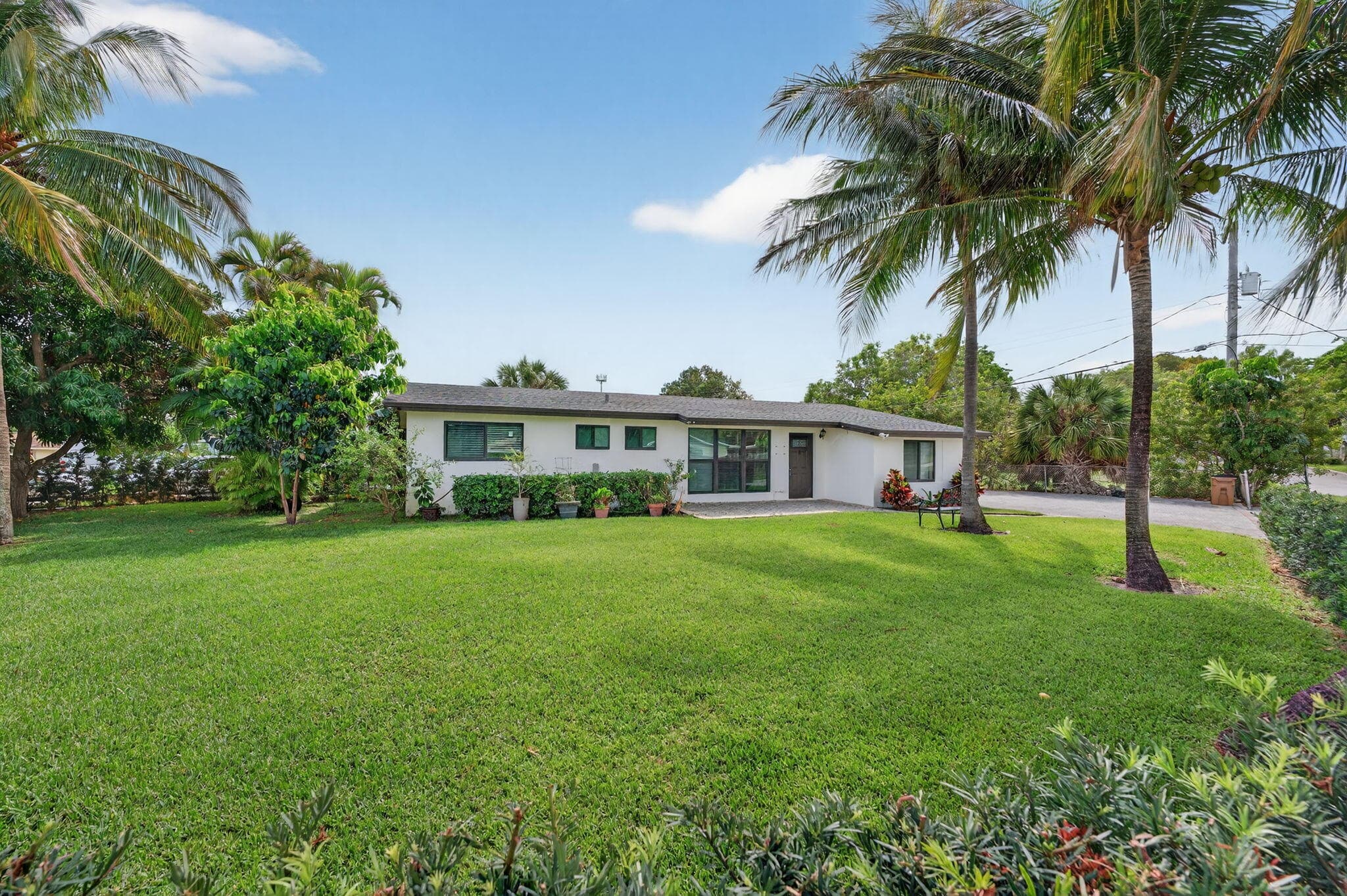 5051 NE 6th Avenue, Deerfield Beach, FL 33064 — photo 10 of 47