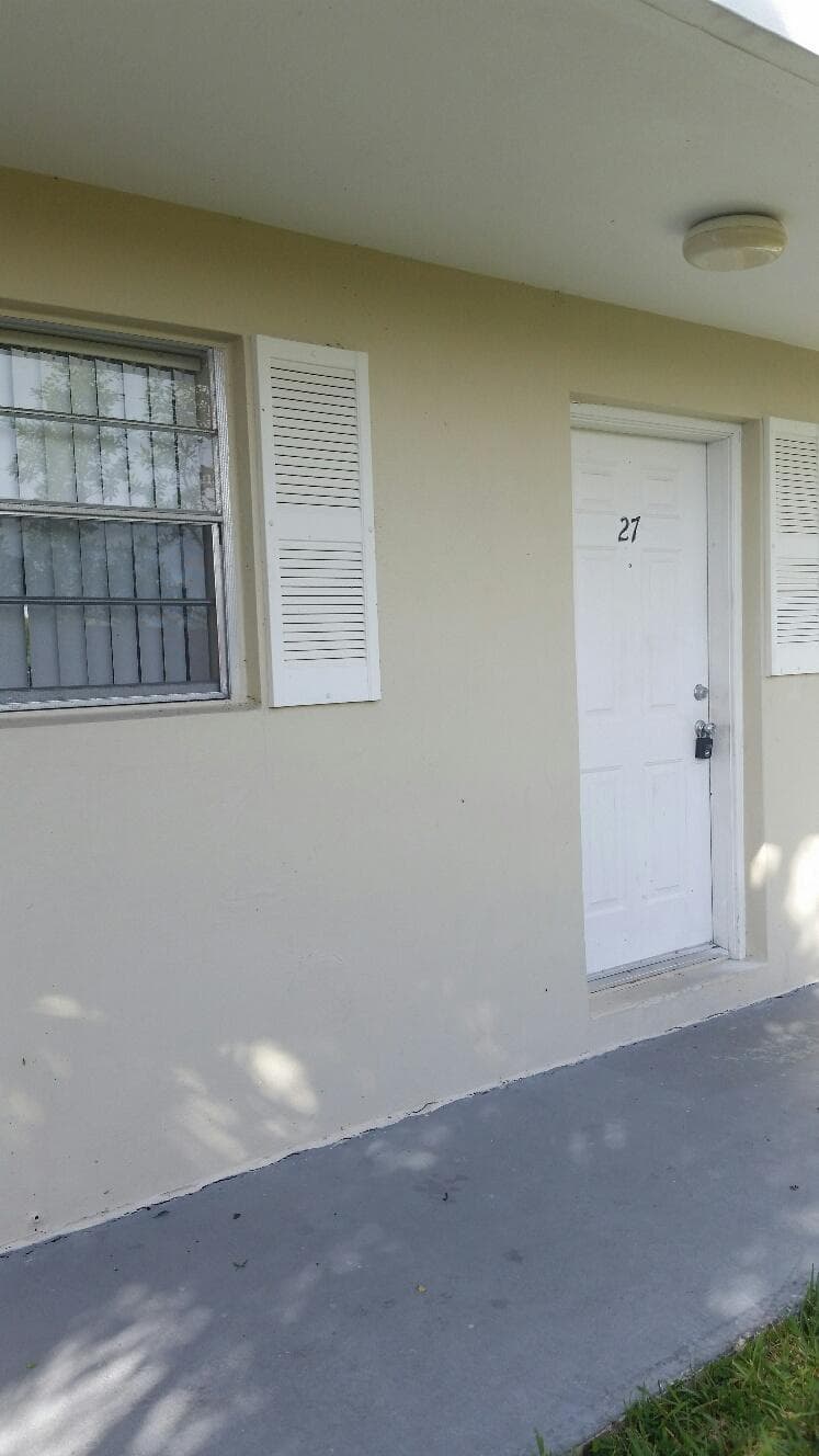 1501 Crescent Circle C20, Lake Park, FL 33403 — photo 3 of 9