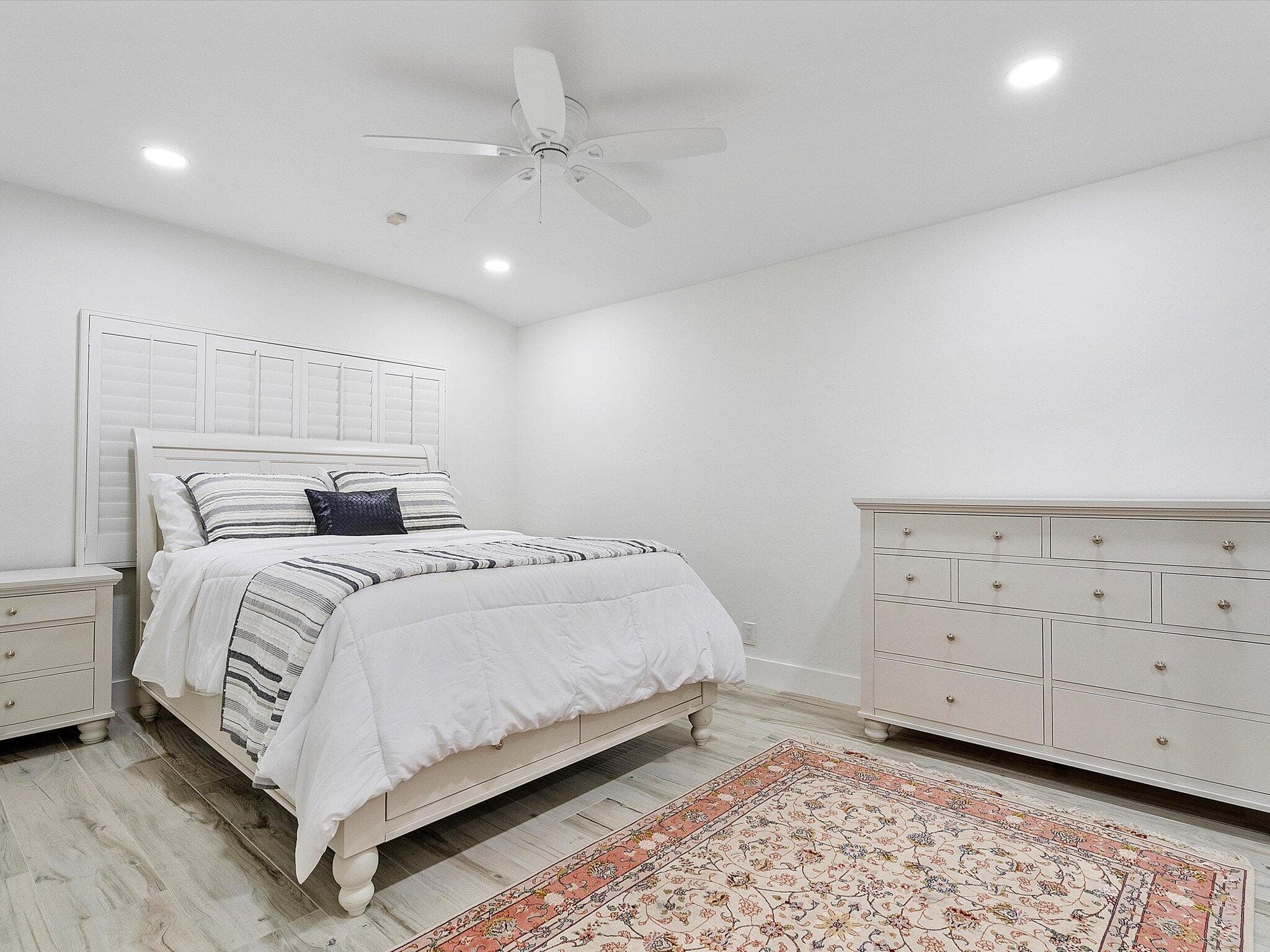 411 Poinciana Drive, Fort Lauderdale, FL 33301 — photo 31 of 44