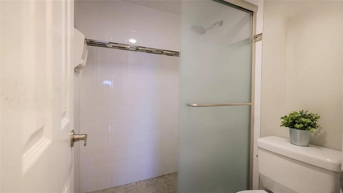 401 Golden Isles Drive 409, Hallandale Beach, FL 33009 — photo 18 of 32