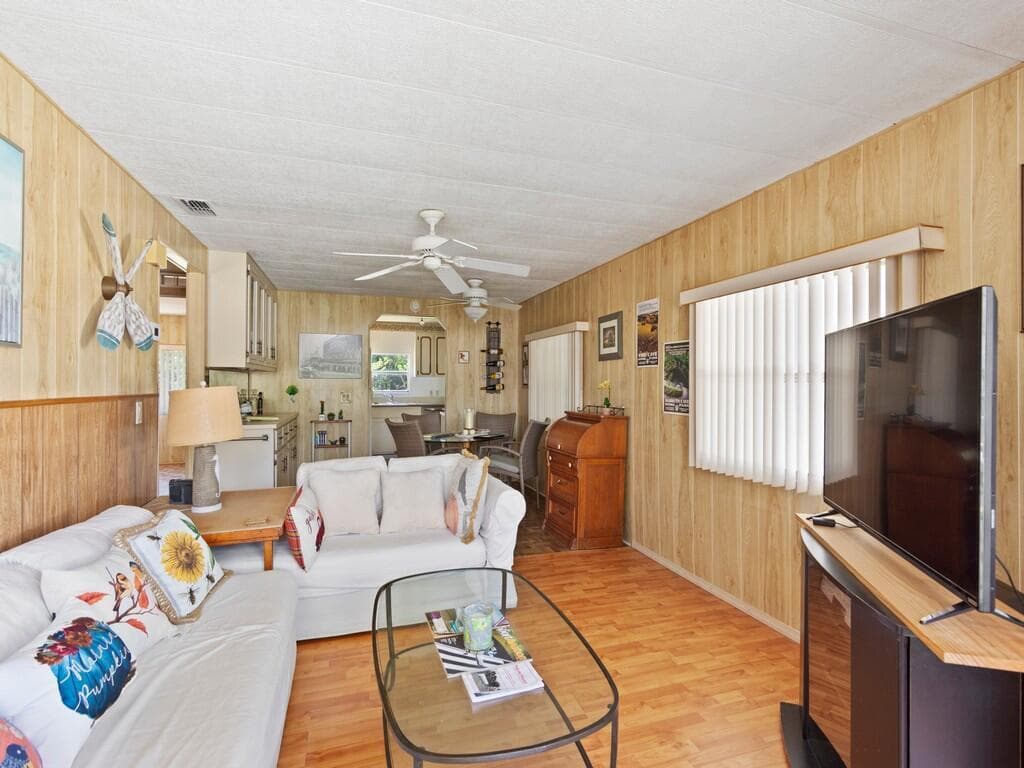 521 NE Sapphire Way, Jensen Beach, FL 34957 — photo 6 of 19
