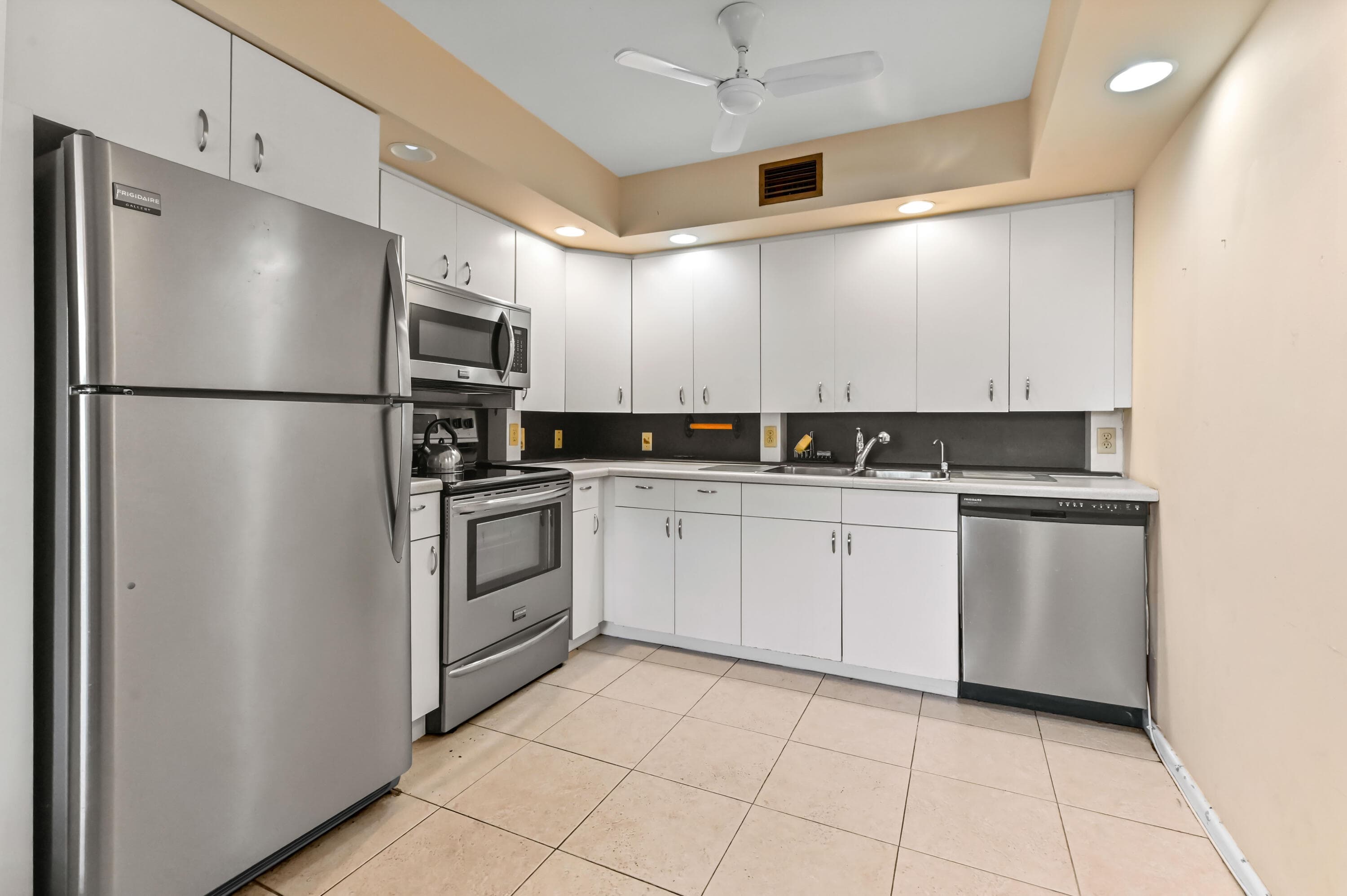 1034 Rexford B, Boca Raton, FL 33434 — photo 9 of 24