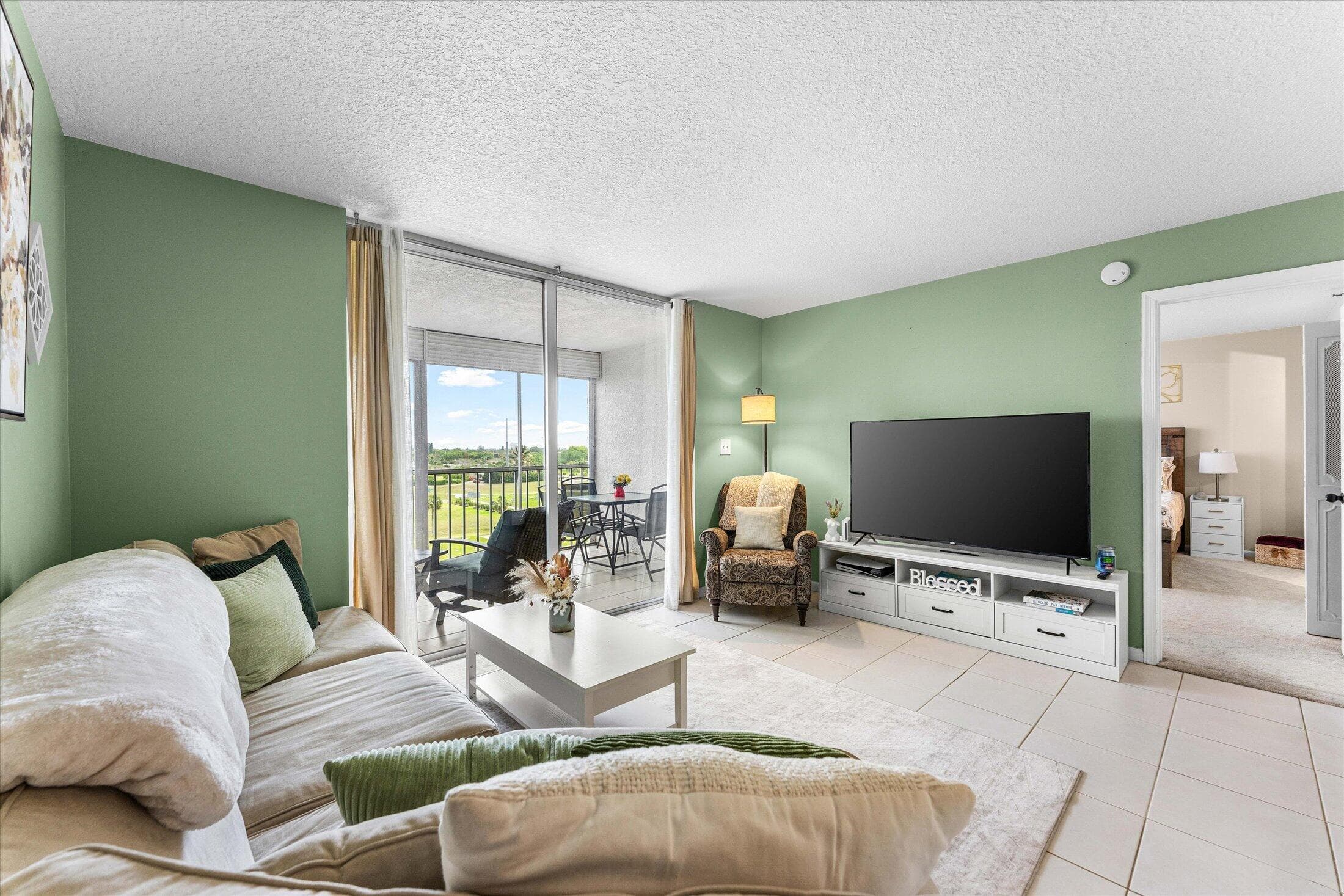 4570 NW 18th Avenue 704, Deerfield Beach, FL 33064 — photo 10 of 34