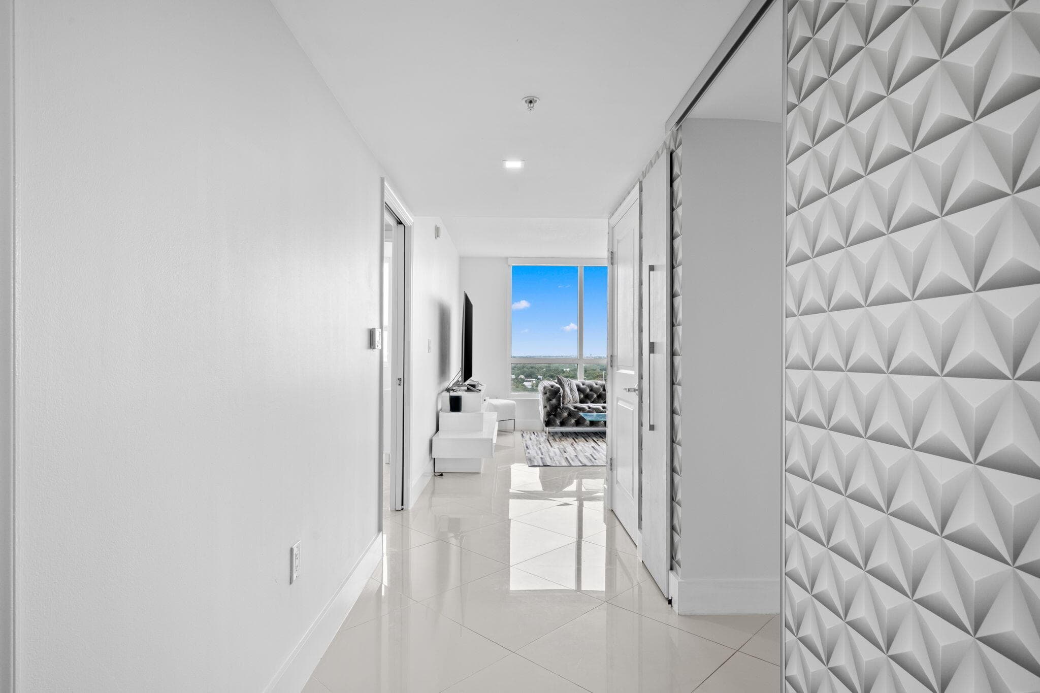 610 W Las Olas Boulevard 1712n, Fort Lauderdale, FL 33312 — photo 3 of 30