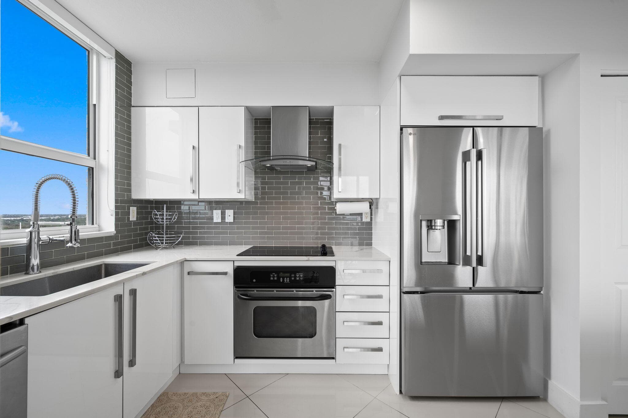 610 W Las Olas Boulevard 1712n, Fort Lauderdale, FL 33312 — photo 11 of 30