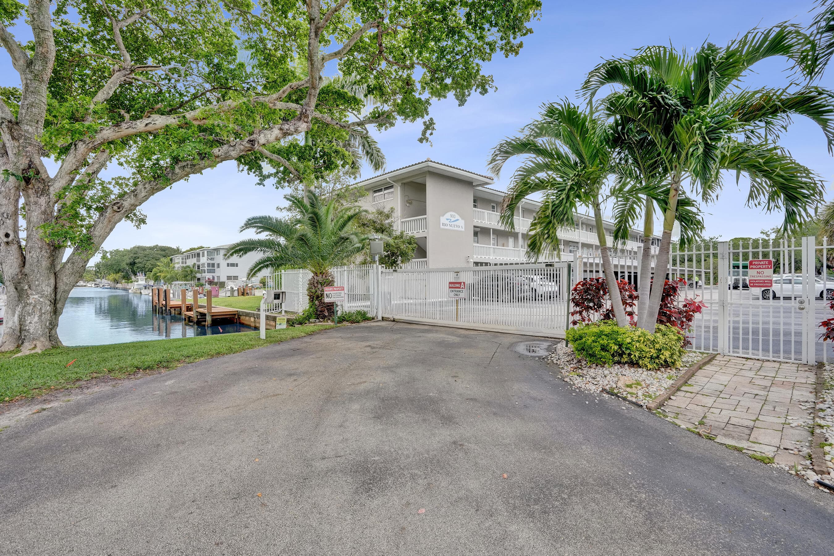 900 SW 12th Street 100, Fort Lauderdale, FL 33315 — photo 1 of 38