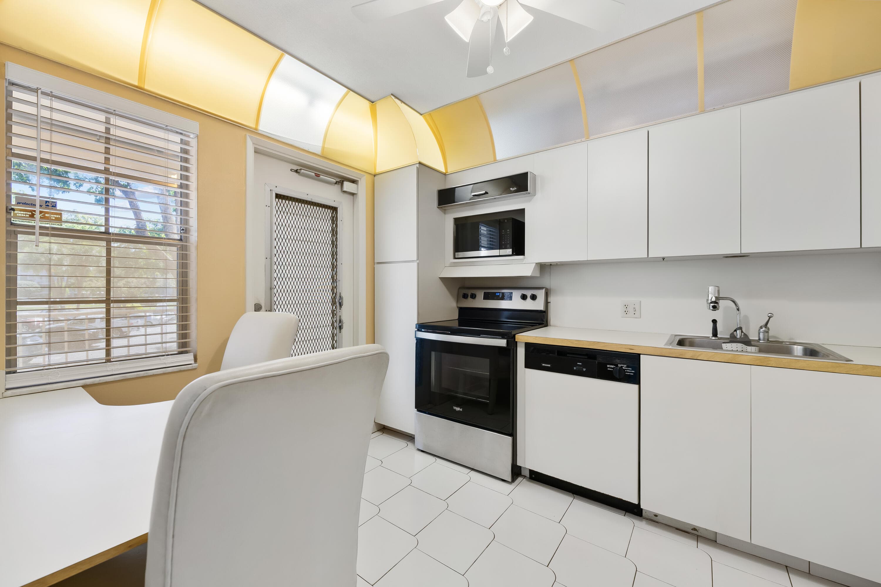 3051 N Course Drive 211, Pompano Beach, FL 33069 — photo 14 of 25