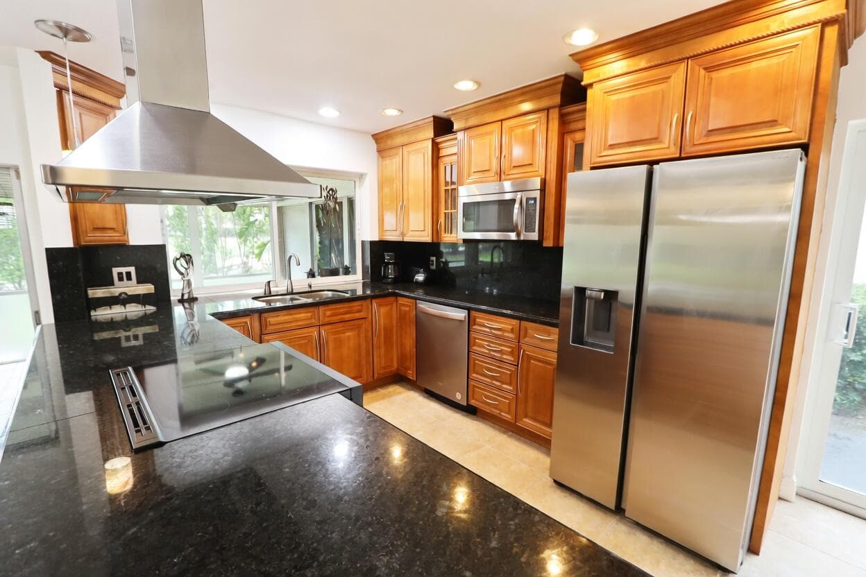 5667 Cameo Drive N, Boca Raton, FL 33433 — photo 4 of 20