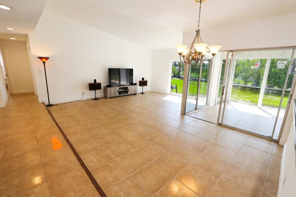 5667 Cameo Drive N, Boca Raton, FL 33433 — photo 6 of 20