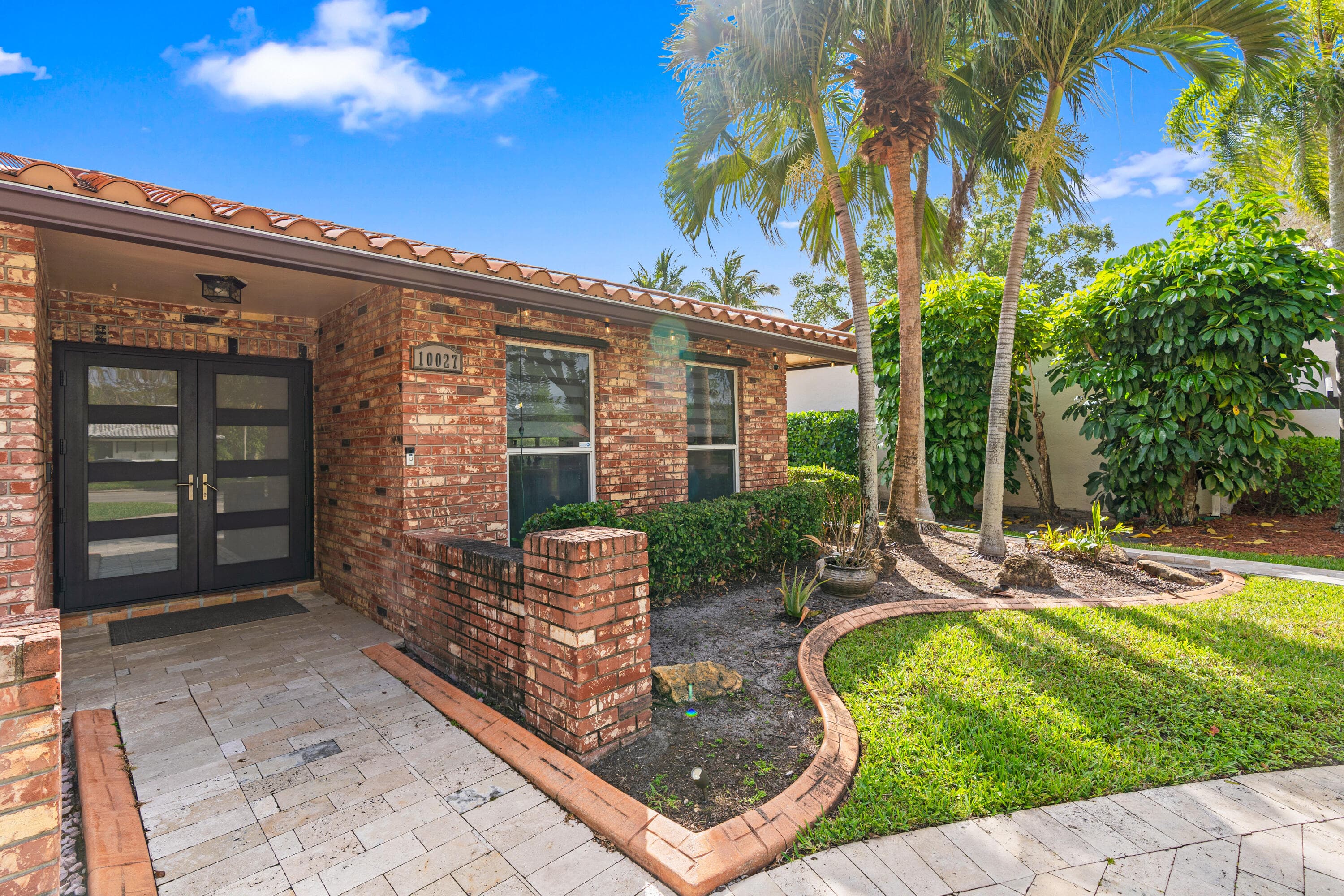 10027 Ramblewood Drive, Coral Springs, FL 33071 — photo 2 of 22