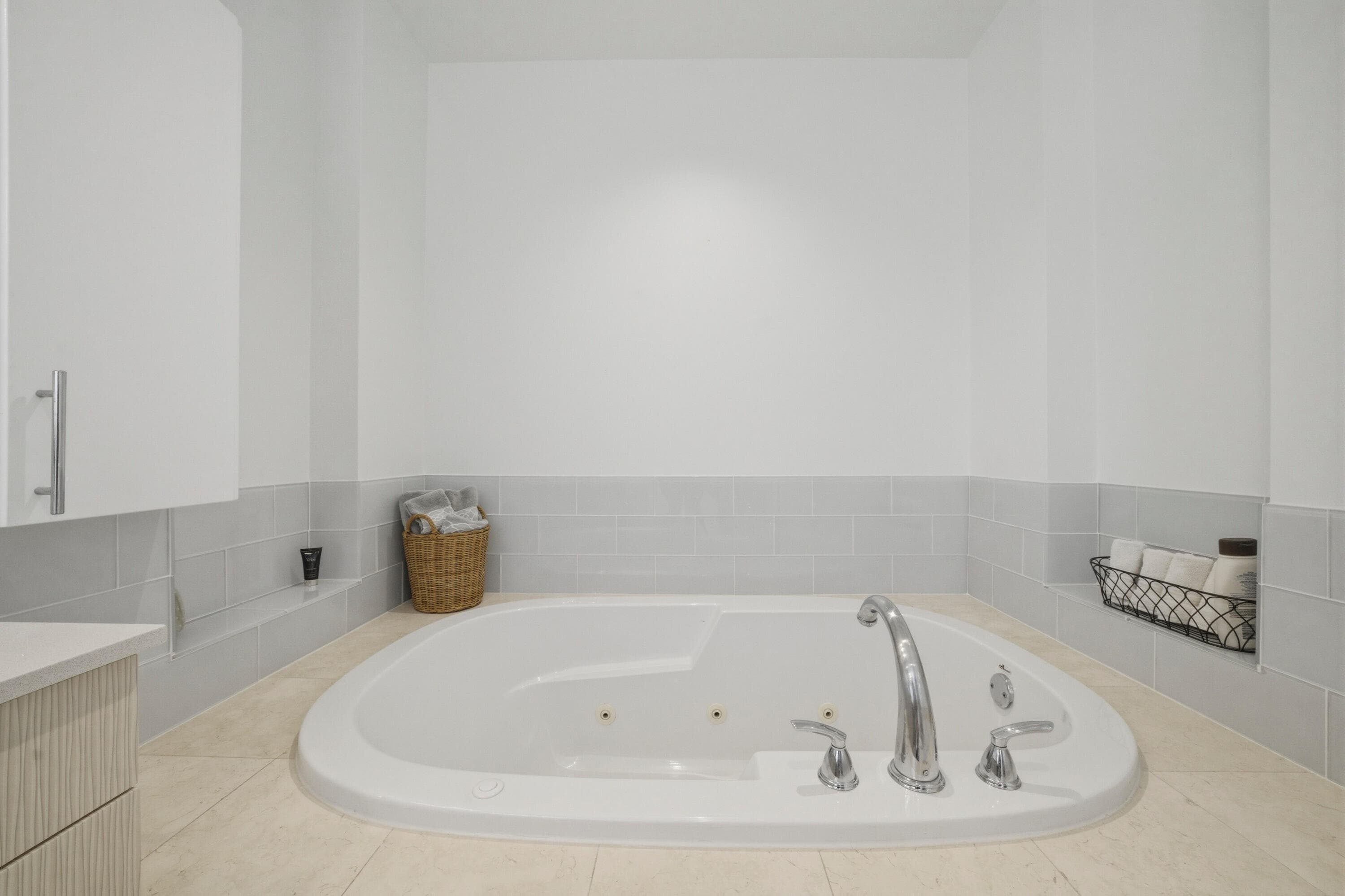 69 Isle Of Venice Drive, Fort Lauderdale, FL 33301 — photo 42 of 63