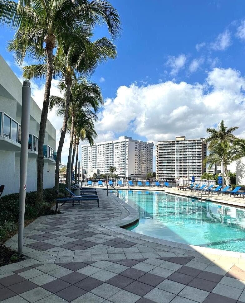1945 S Ocean Drive, Hallandale Beach, FL 33009 — photo 23 of 30