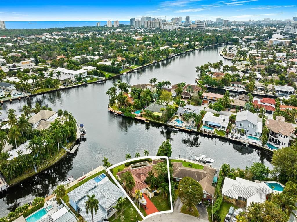 2212 NE 17th Place, Fort Lauderdale, FL 33305 — photo 3 of 14