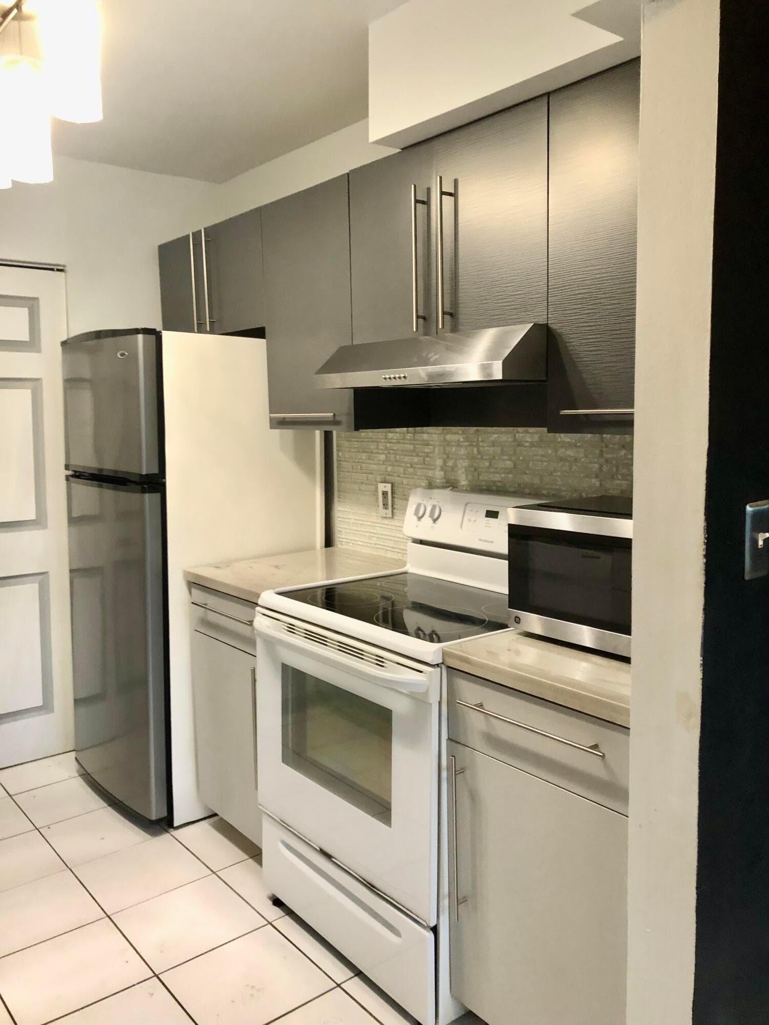 500 NE 2nd Street 204, Dania Beach, FL 33004 — photo 6 of 37
