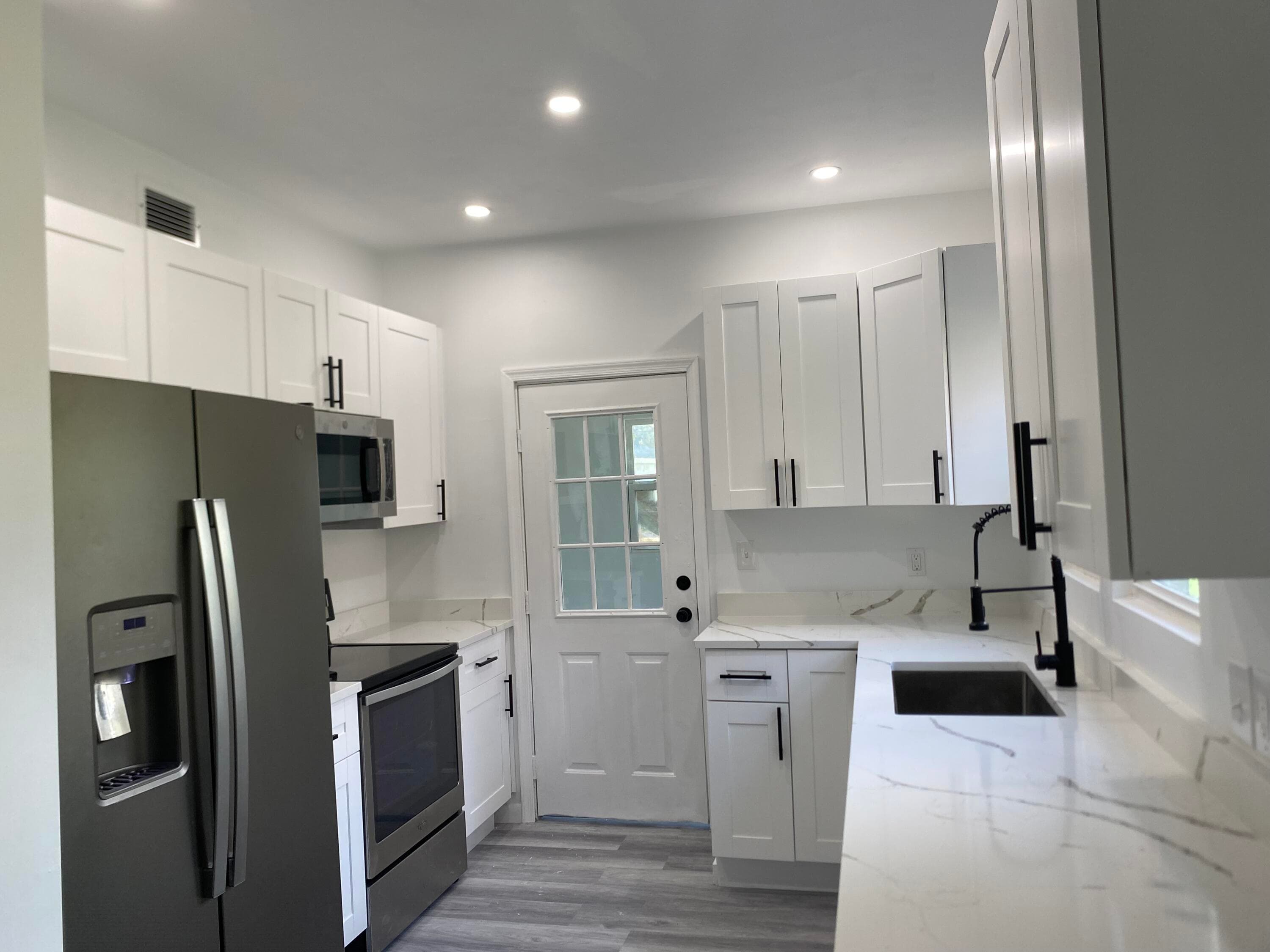 319 N 11th Street, Fort Pierce, FL 34950 — photo 9 of 14