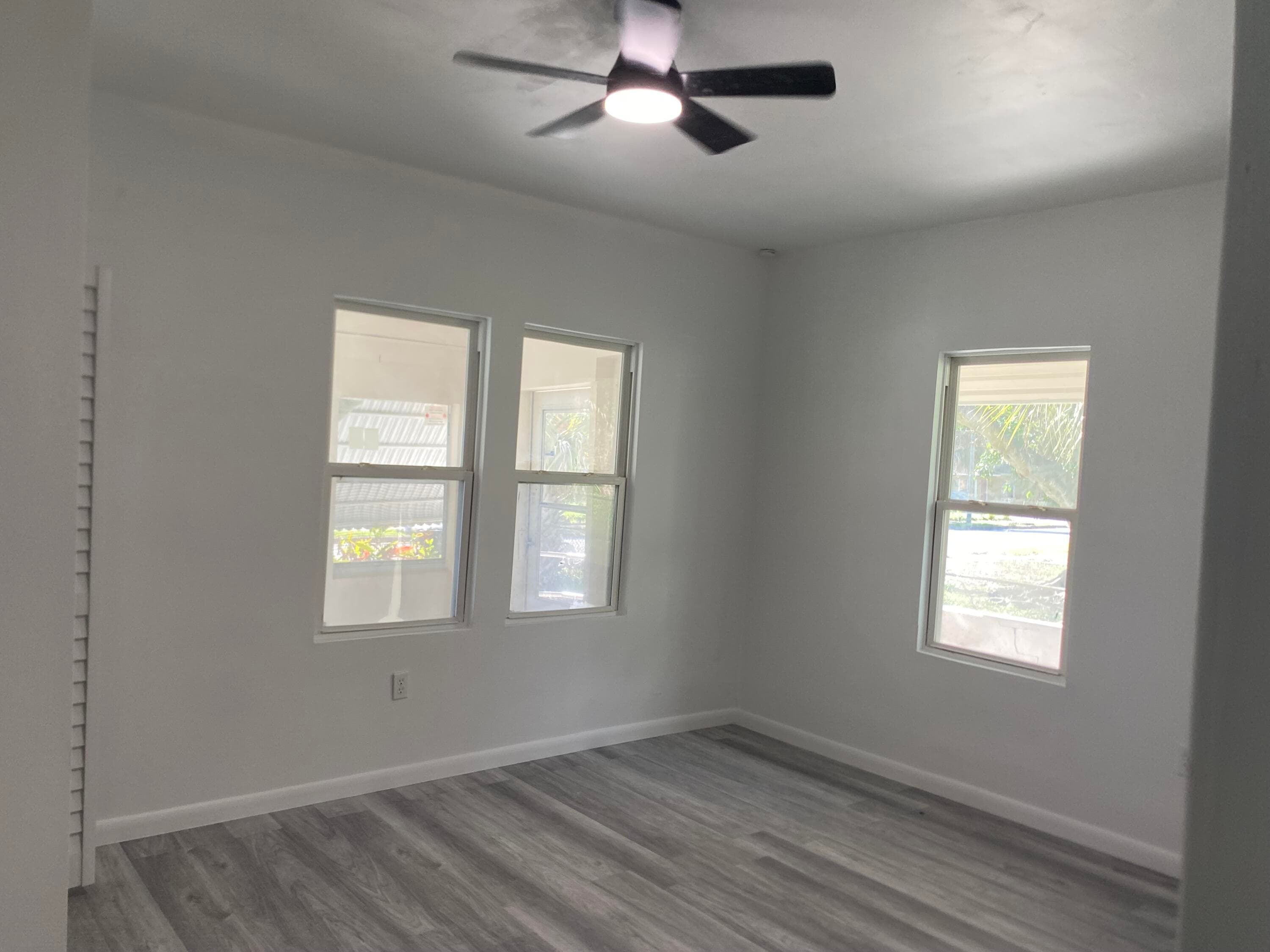 319 N 11th Street, Fort Pierce, FL 34950 — photo 10 of 14