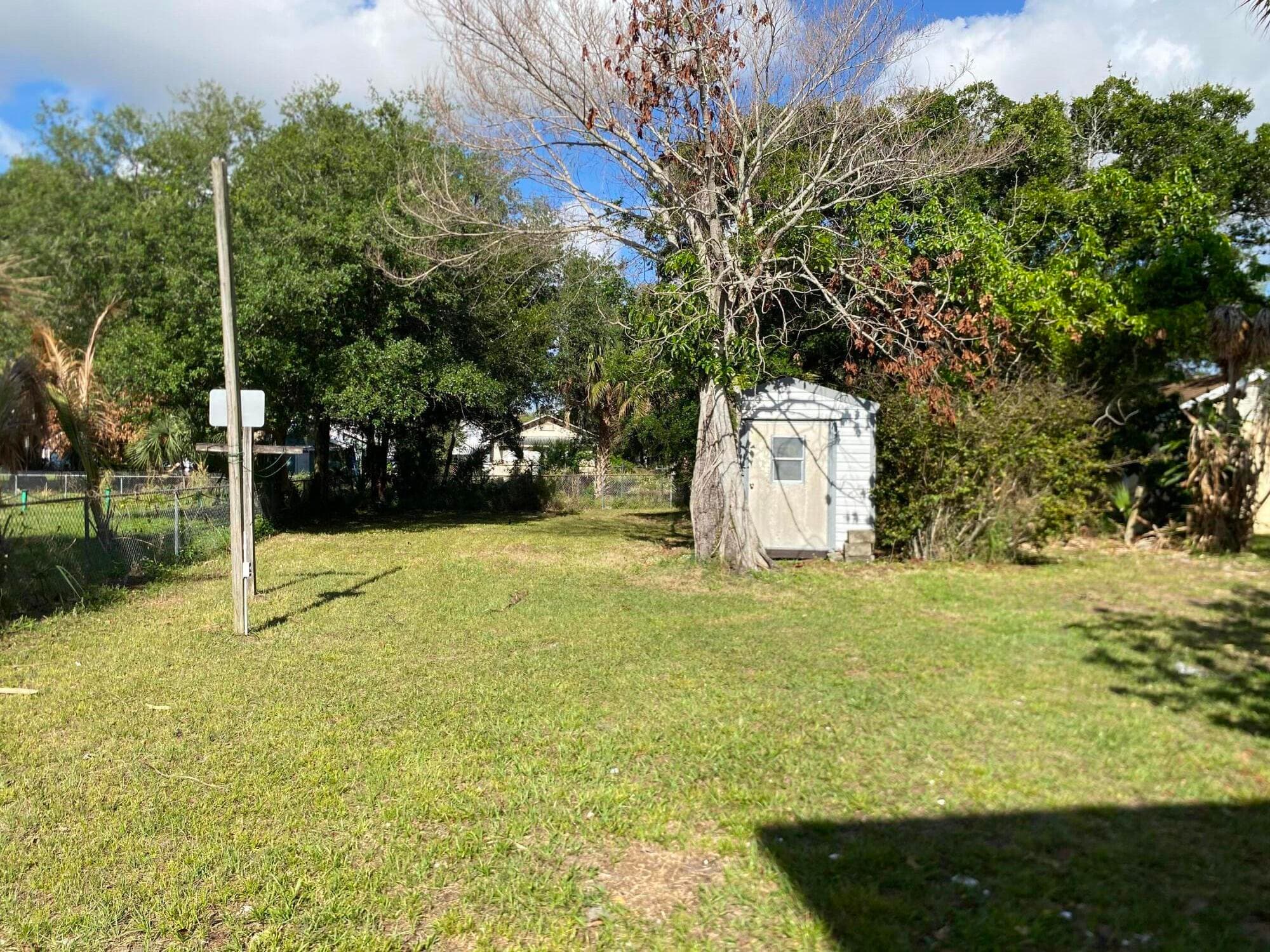 319 N 11th Street, Fort Pierce, FL 34950 — photo 4 of 14