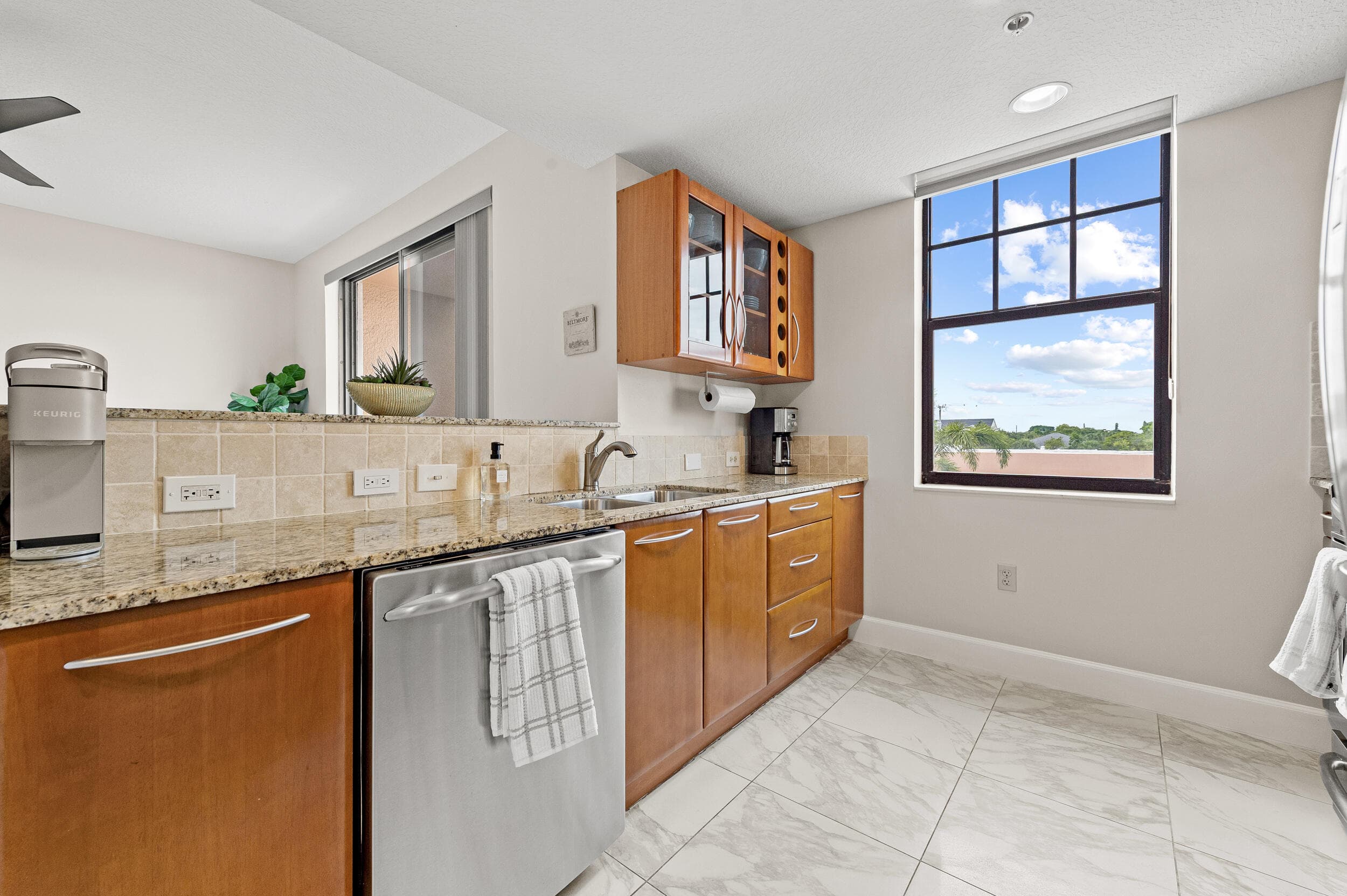 511 Lucerne Avenue 315, Lake Worth Beach, FL 33460 — photo 9 of 26