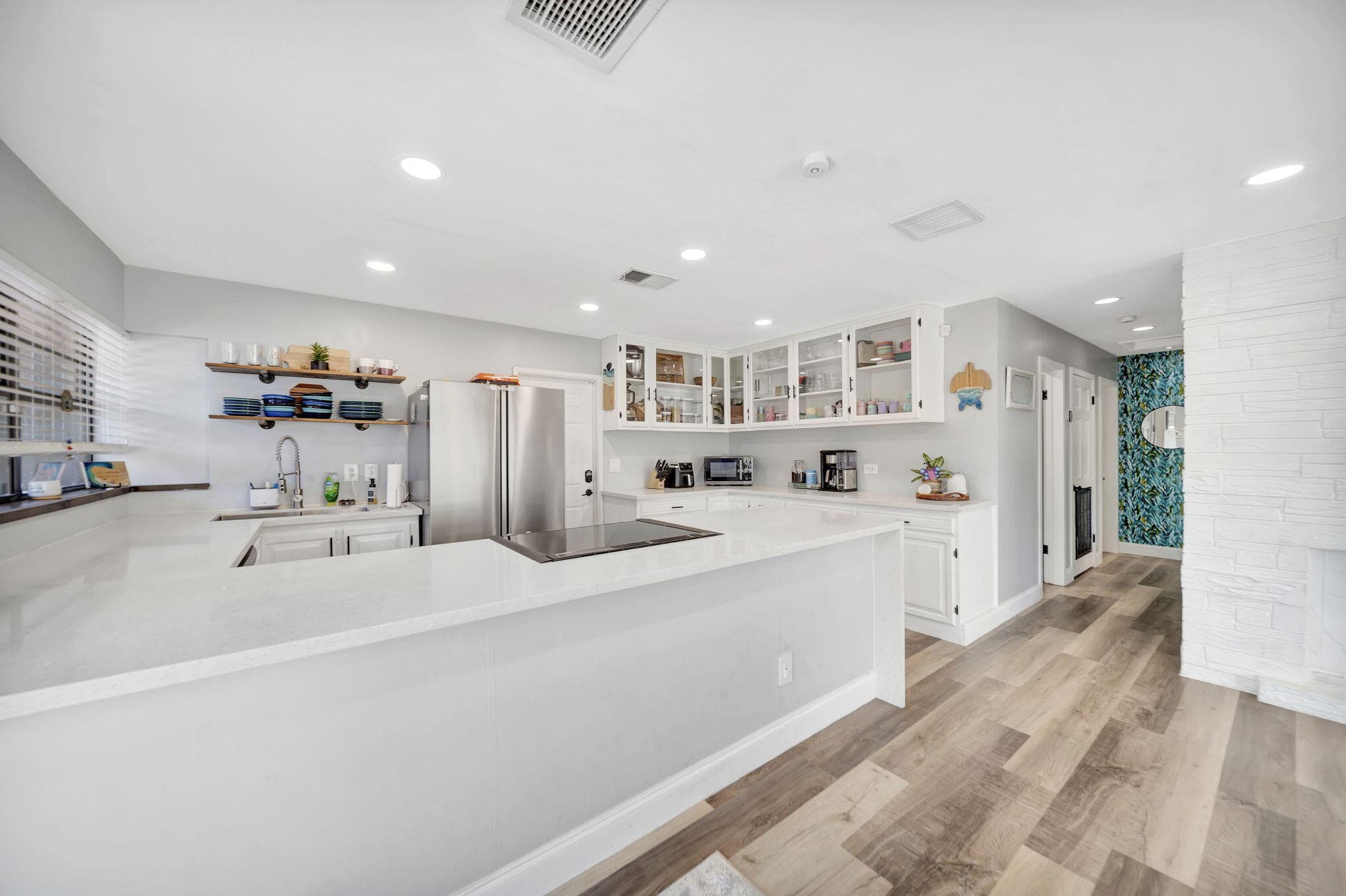 831 NW 39th Street, Oakland Park, FL 33309 — photo 13 of 46