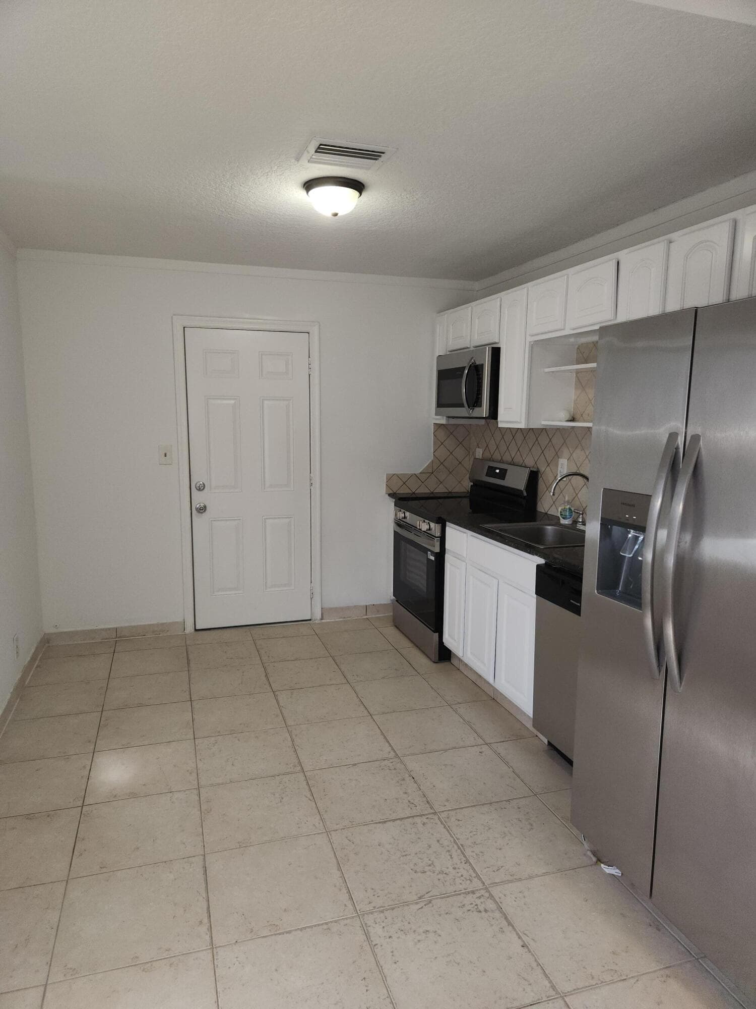 210 NW 13th Avenue, Delray Beach, FL 33444 — photo 3 of 15