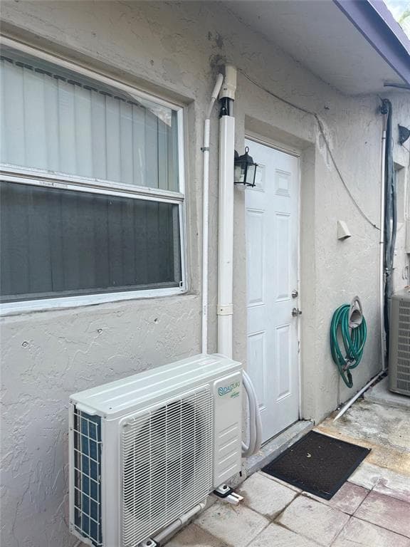 2721 N 72nd Terrace Studio, Hollywood, FL 33024 — photo 1 of 10