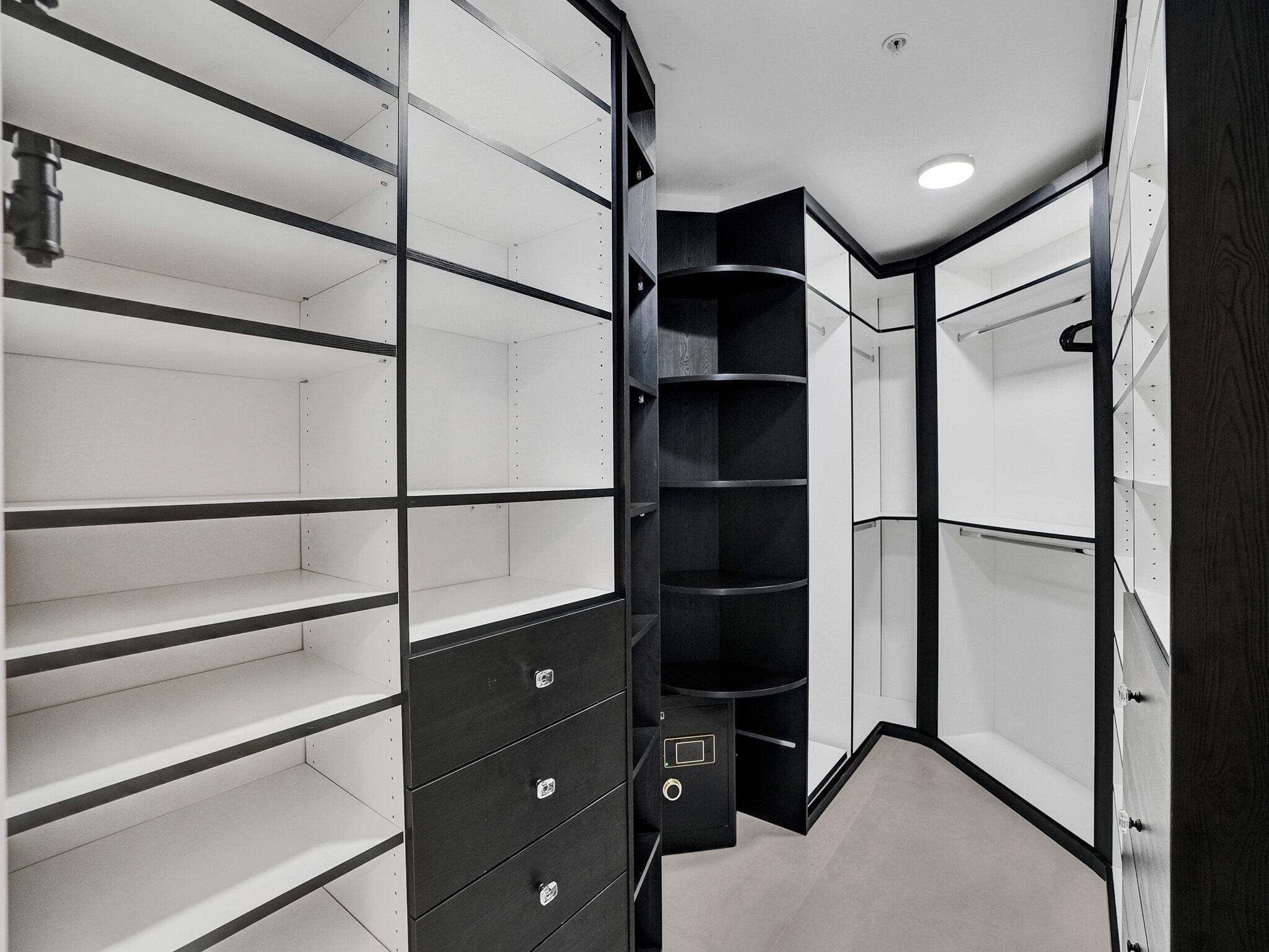 17301 Biscayne Boulevard, North Miami Beach, FL 33160 — photo 30 of 64