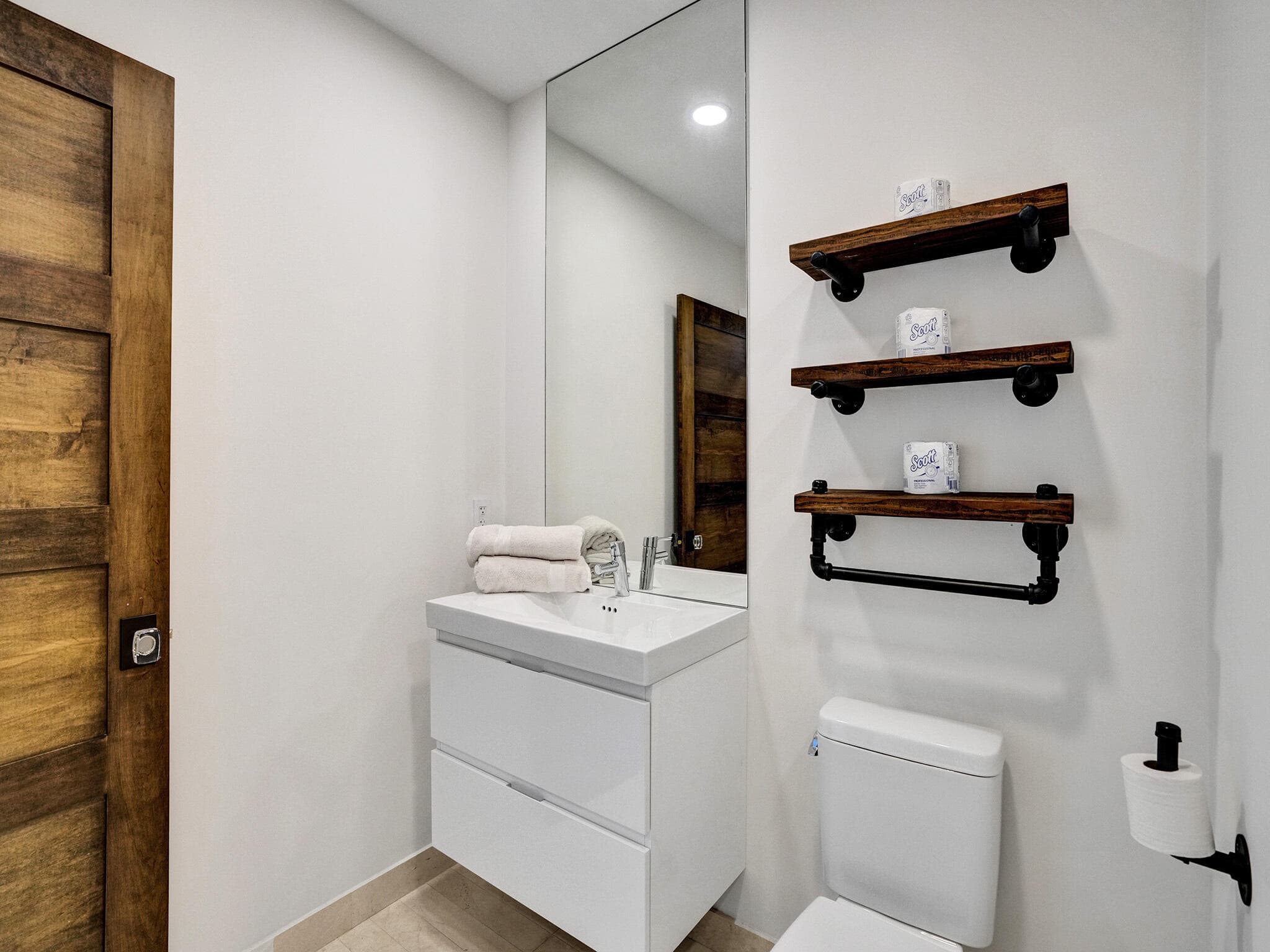 17301 Biscayne Boulevard, North Miami Beach, FL 33160 — photo 38 of 64
