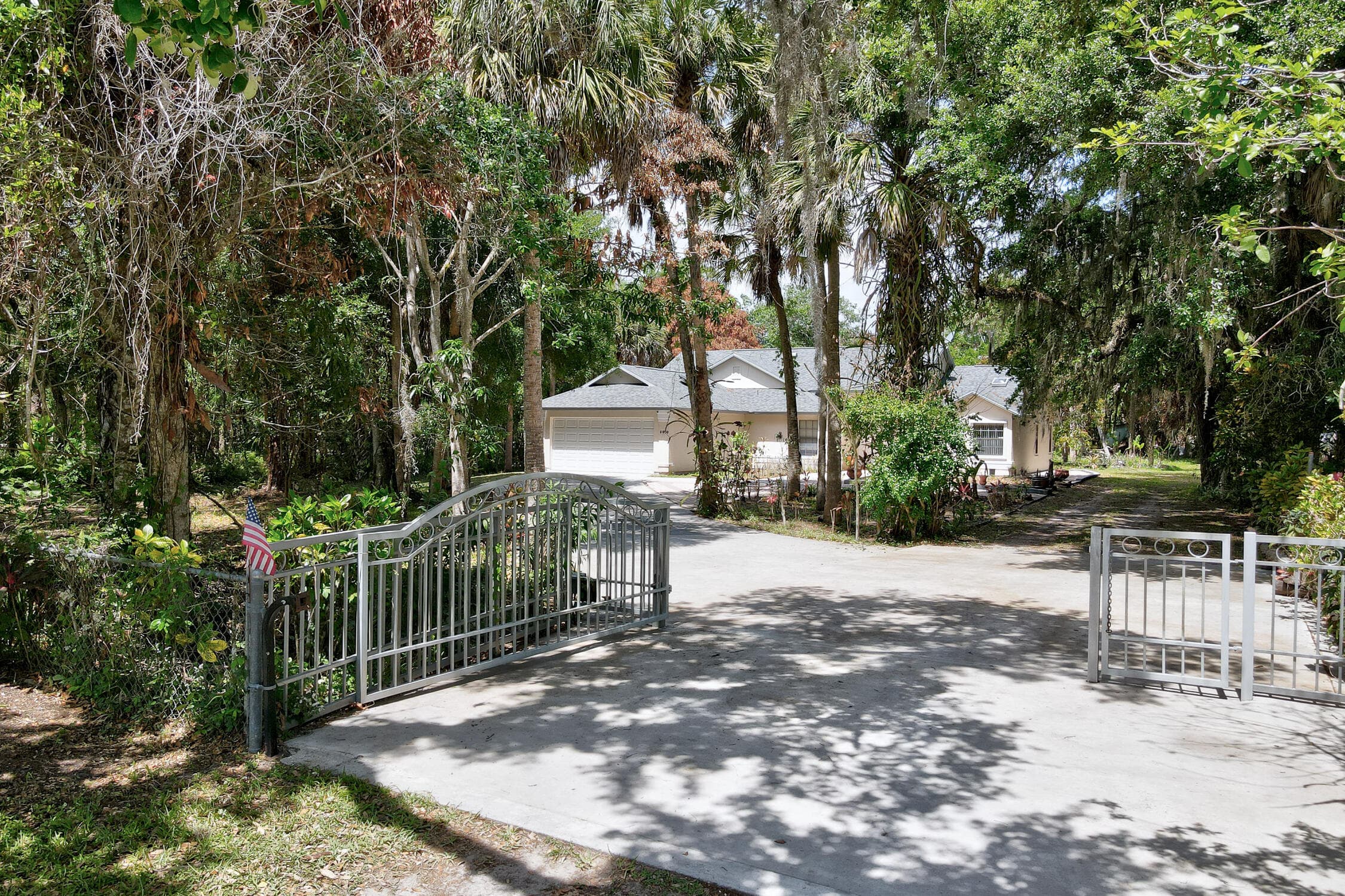 6930 41st Street, Vero Beach, FL 32967 — photo 1 of 23