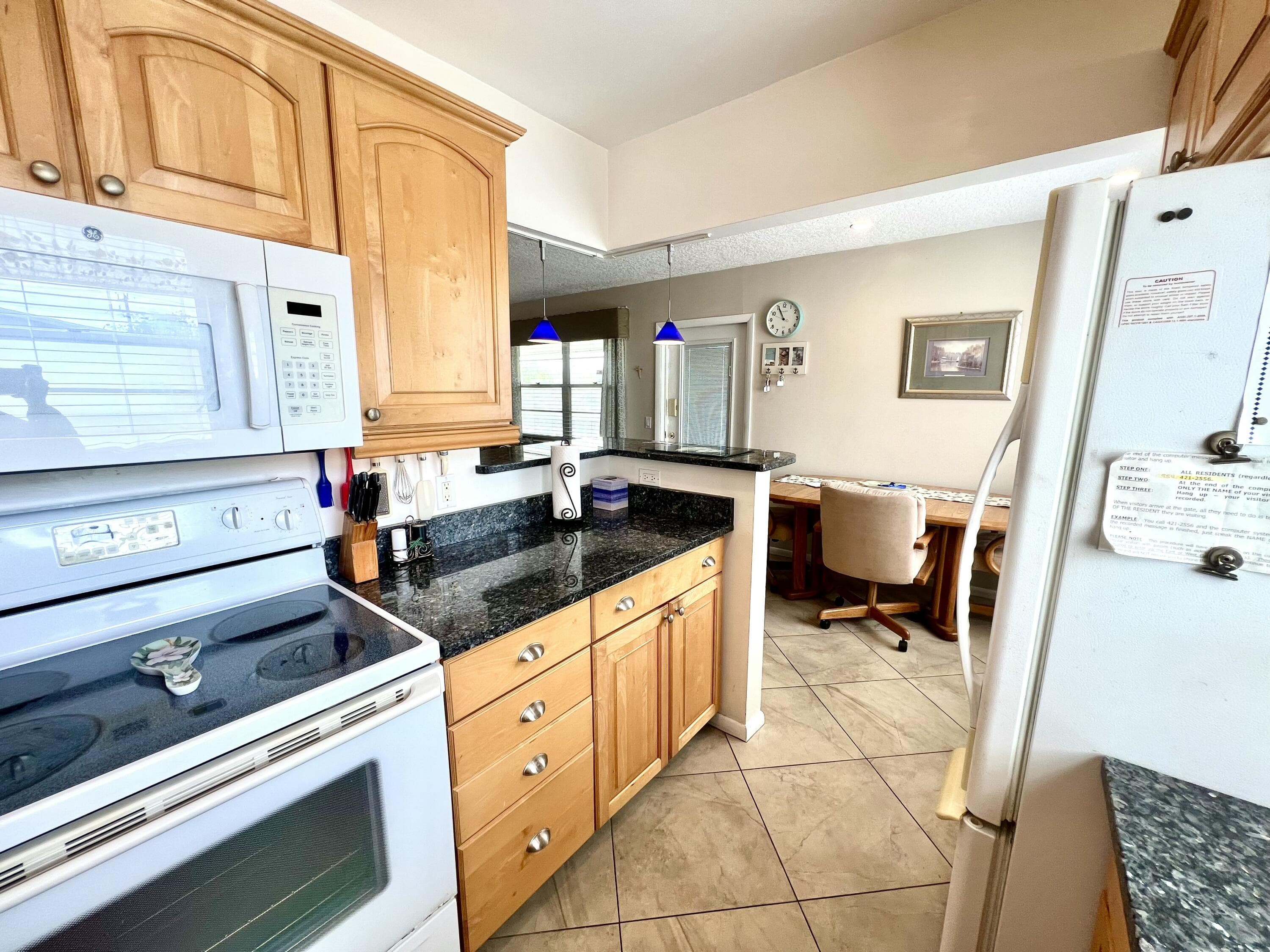 328 Farnham P, Deerfield Beach, FL 33442 — photo 27 of 42