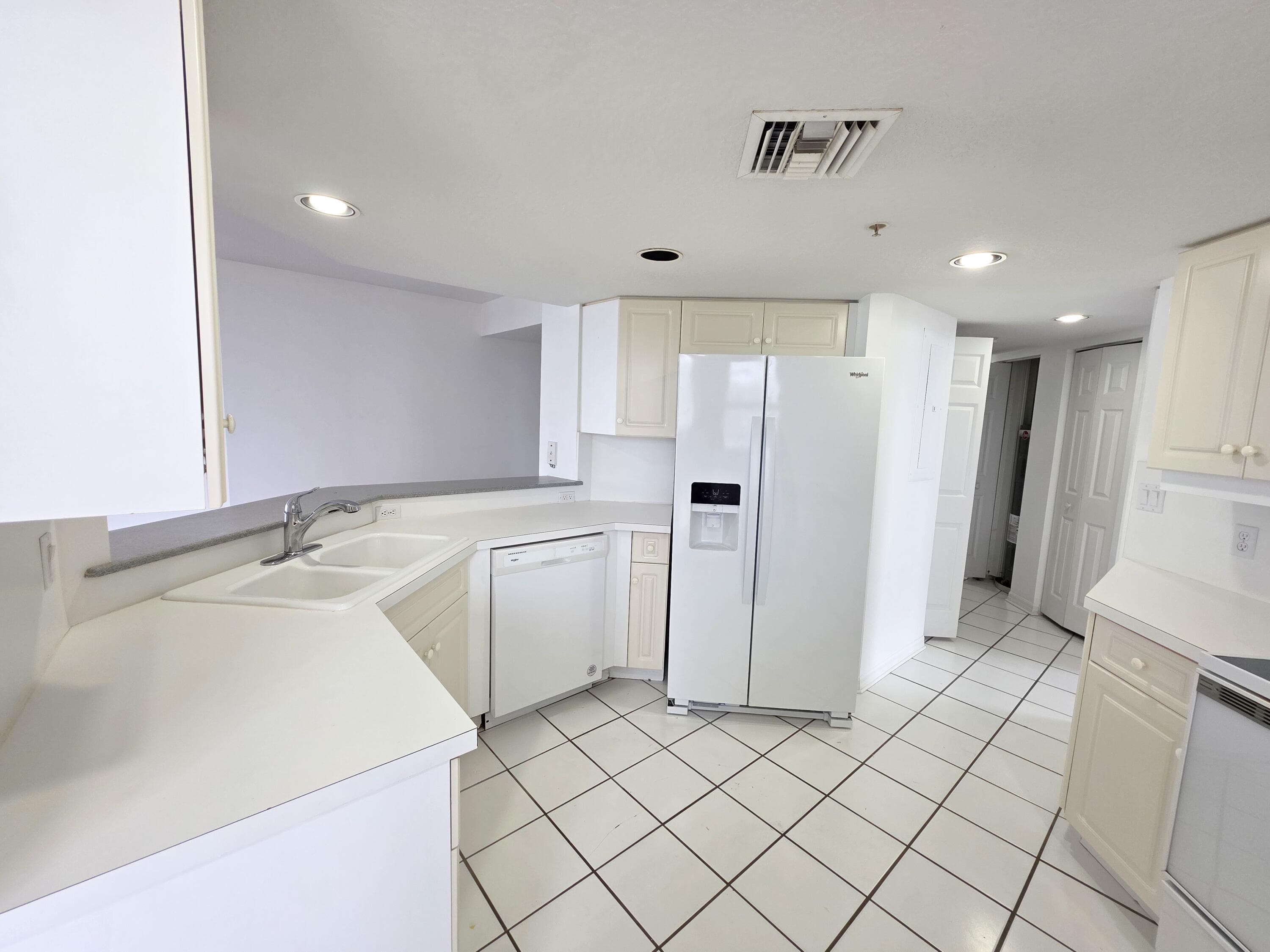 5051 N Highway A1a 7-6, Fort Pierce, FL 34949 — photo 12 of 27