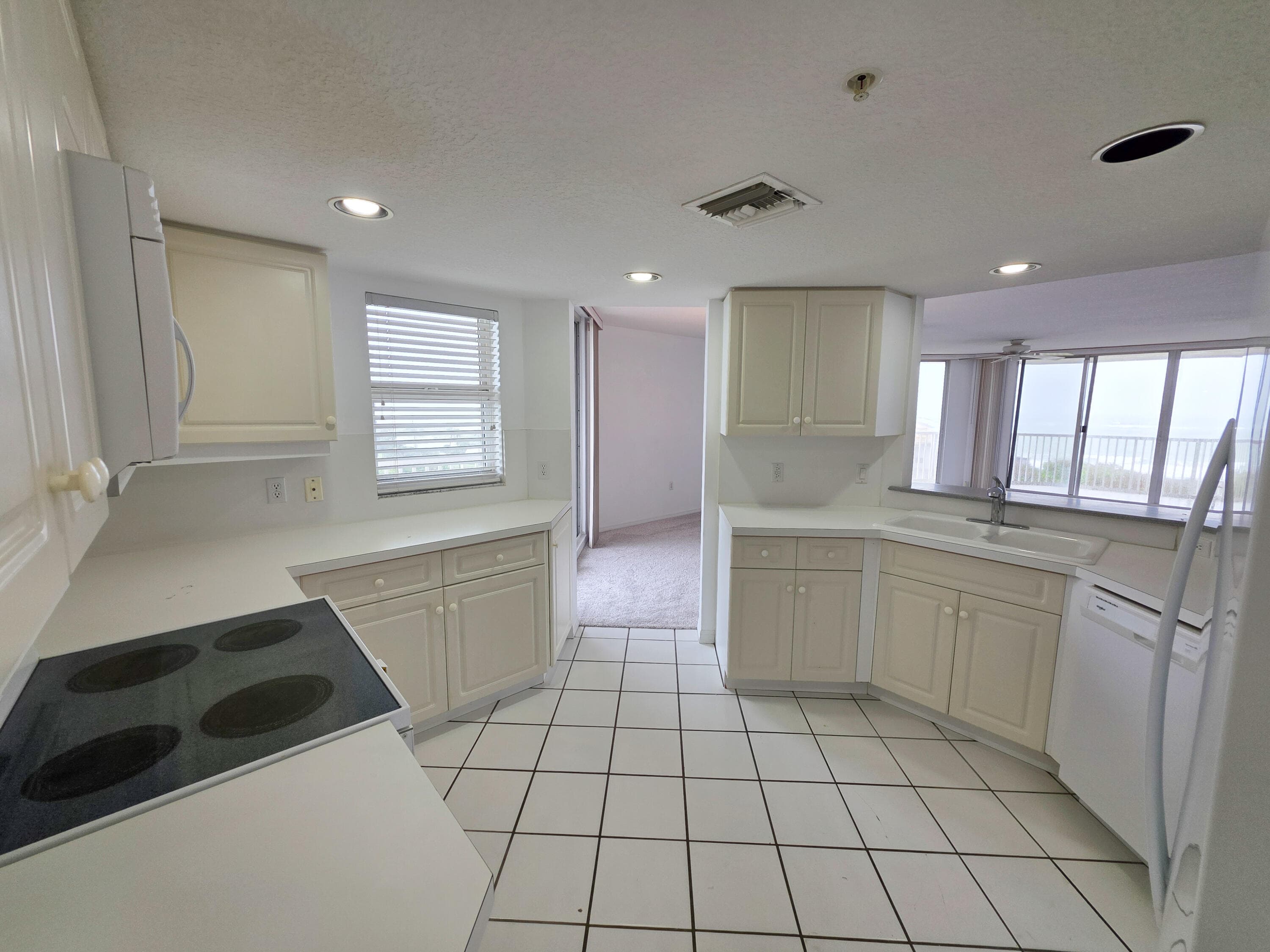 5051 N Highway A1a 7-6, Fort Pierce, FL 34949 — photo 13 of 27