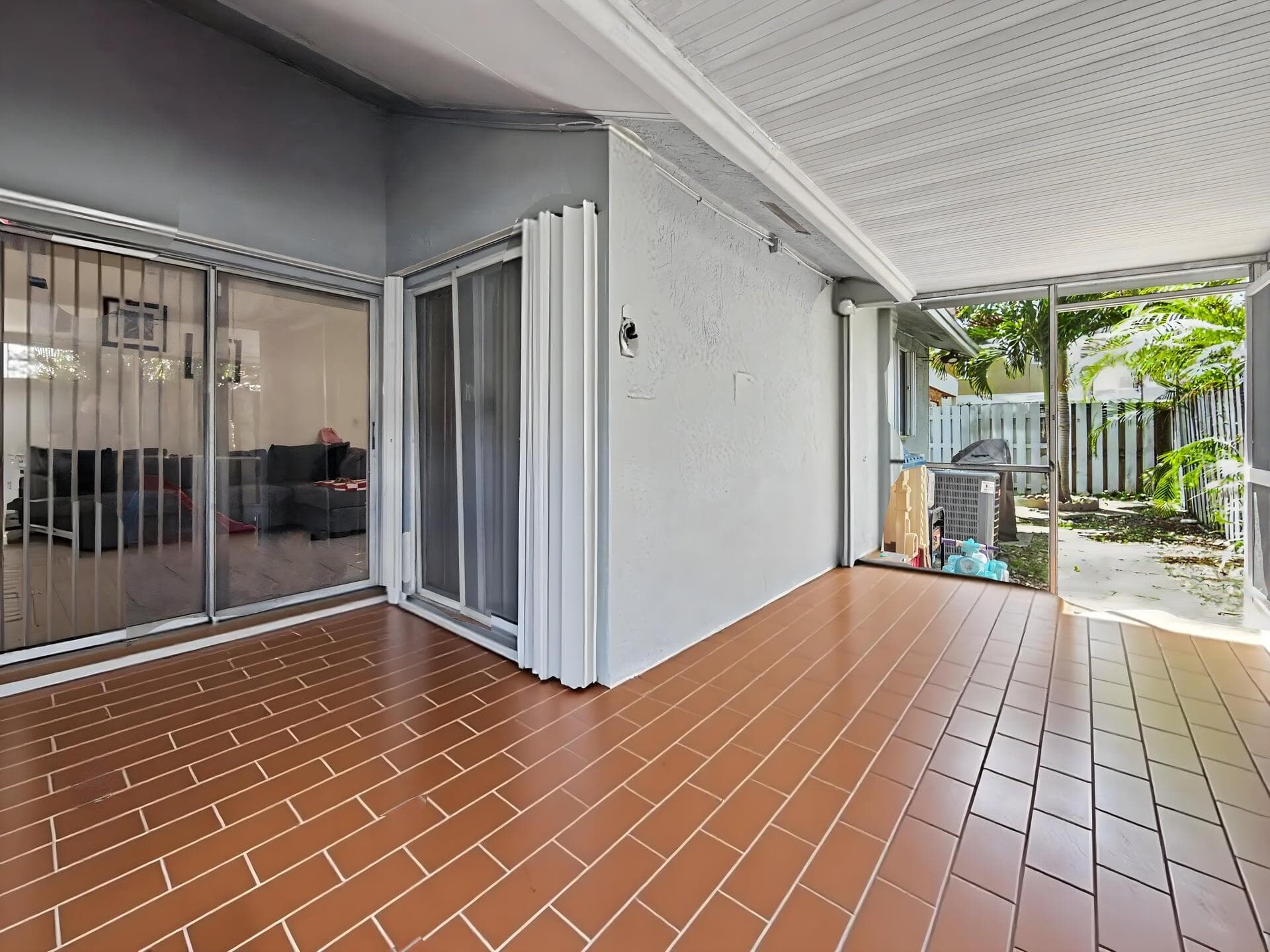 10151 NW 3rd Street, Pembroke Pines, FL 33026 — photo 27 of 34