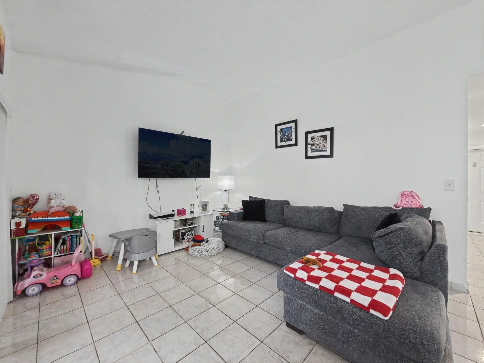 10151 NW 3rd Street, Pembroke Pines, FL 33026 — photo 7 of 34