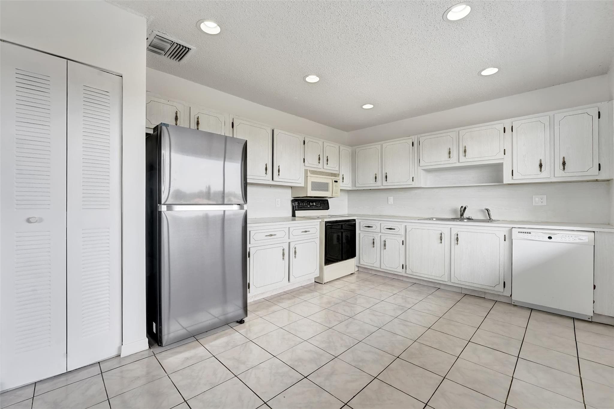 6289 Lear Drive 403, Lake Worth, FL 33462 — photo 6 of 28