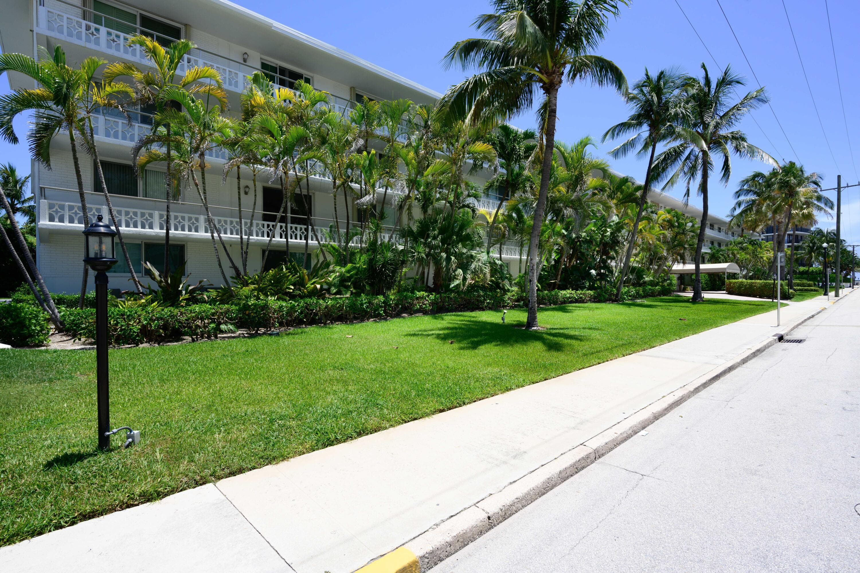 139 Sunrise Avenue 102, Palm Beach, FL 33480 — photo 5 of 20
