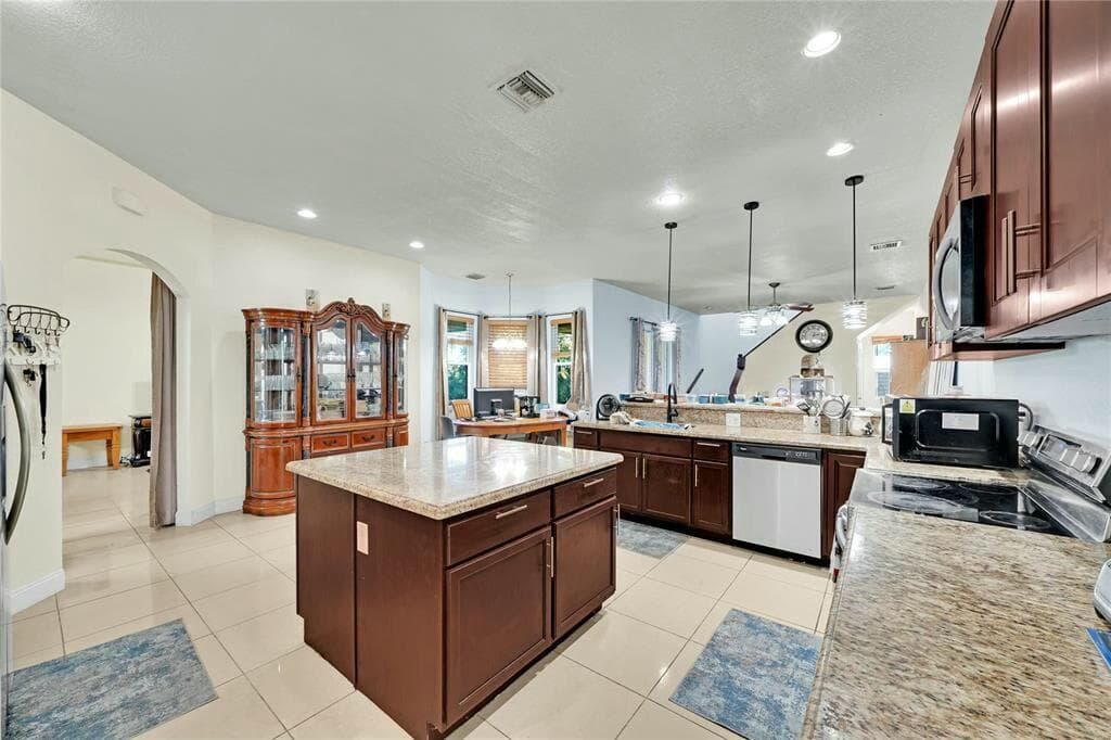 6112 NW Ginger Lane, Port St. Lucie, FL 34986 — photo 18 of 40