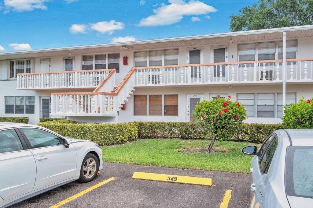 349 Camden O, West Palm Beach, FL 33417 — photo 5 of 48
