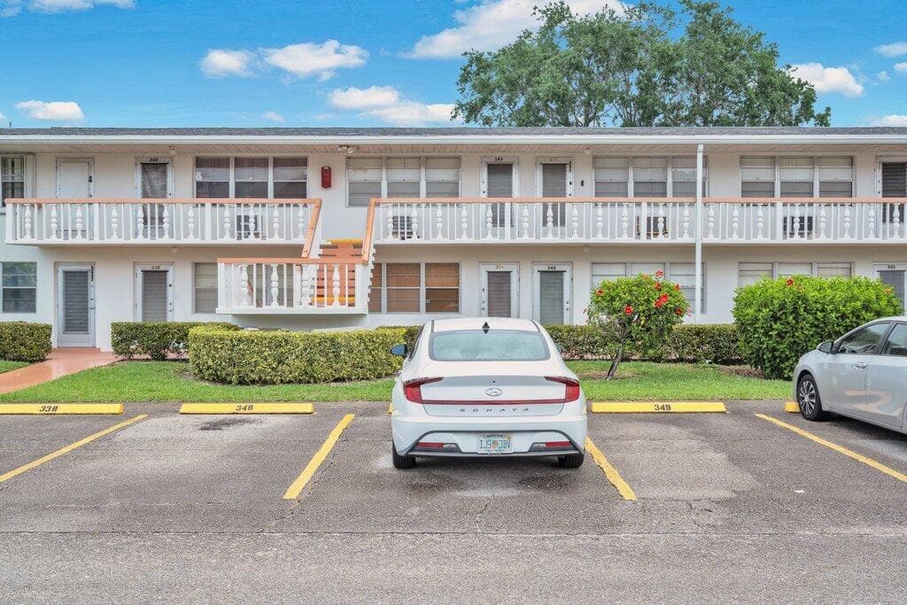 349 Camden O, West Palm Beach, FL 33417 — photo 3 of 48