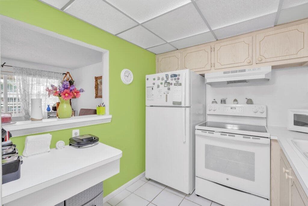 349 Camden O, West Palm Beach, FL 33417 — photo 16 of 48