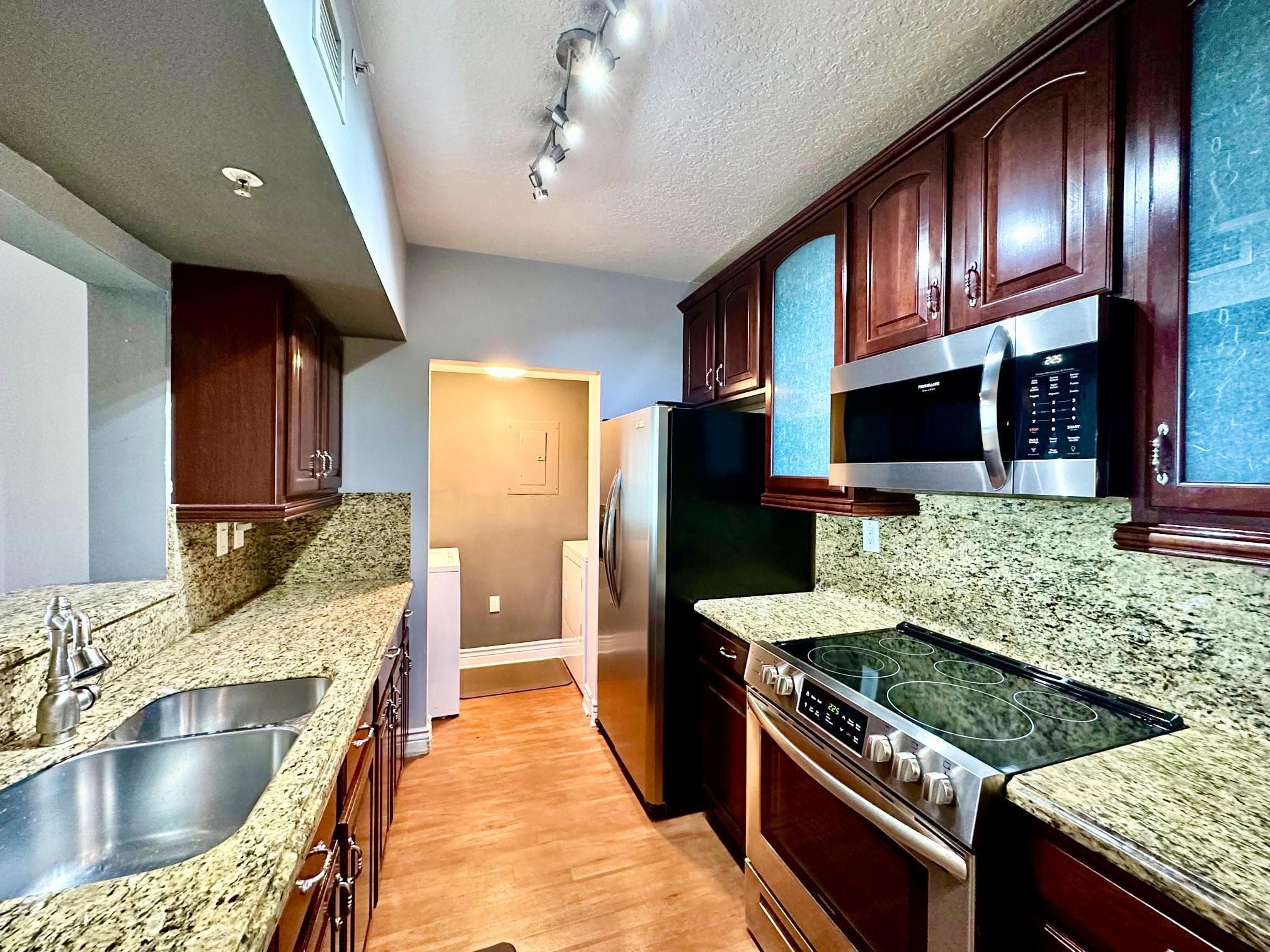 3020 NE 32nd Avenue 1003, Fort Lauderdale, FL 33308 — photo 8 of 33